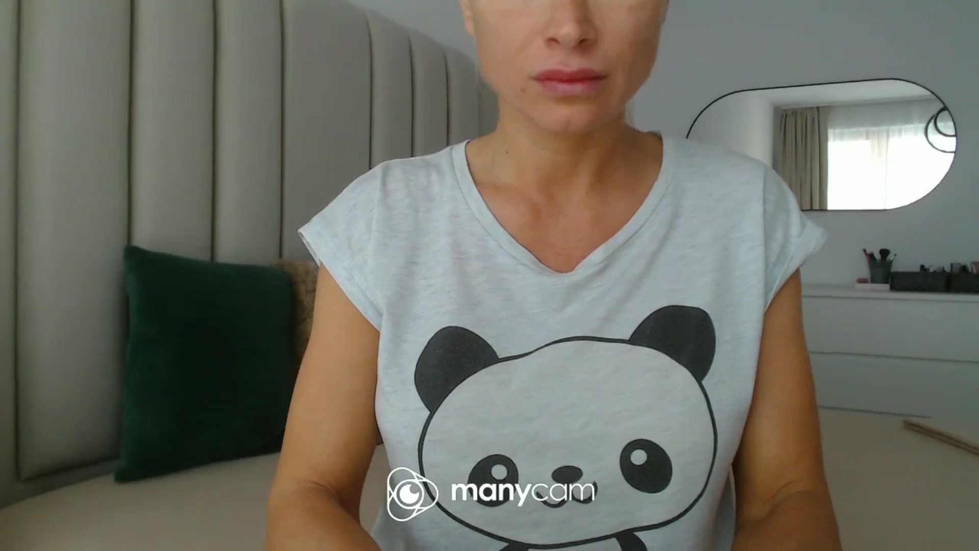 Gallery image thumbnail from Hrystina_'s myfreecams stream on, 10/18/2024, 15:05 image 18 of 20