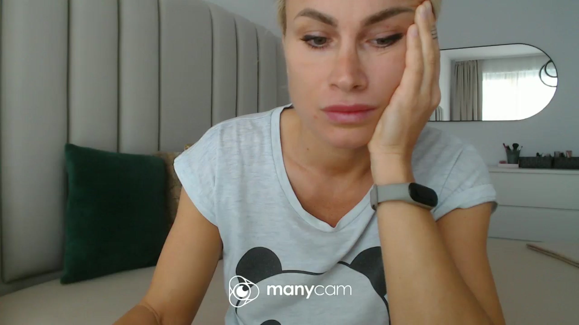 Gallery image thumbnail from Hrystina_'s myfreecams stream on, 10/18/2024, 15:05 image 16 of 20