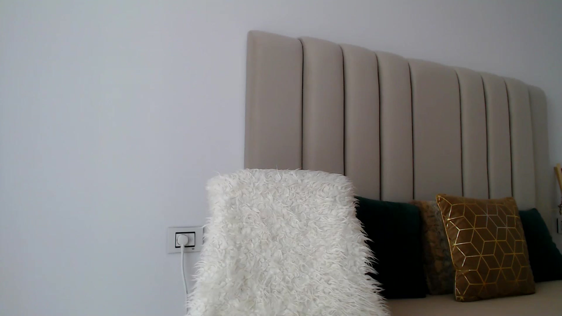 Gallery image thumbnail from Hrystina_'s myfreecams stream on, 10/19/2024, 14:53 image 12 of 20