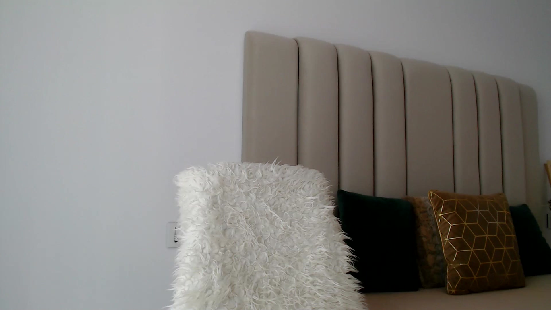 Gallery image thumbnail from Hrystina_'s myfreecams stream on, 10/19/2024, 14:53 image 16 of 20