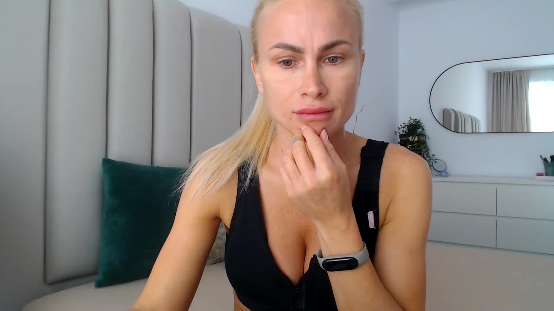 Gallery image thumbnail from Hrystina_'s myfreecams stream on, 10/21/2024, 12:15 image 11 of 20