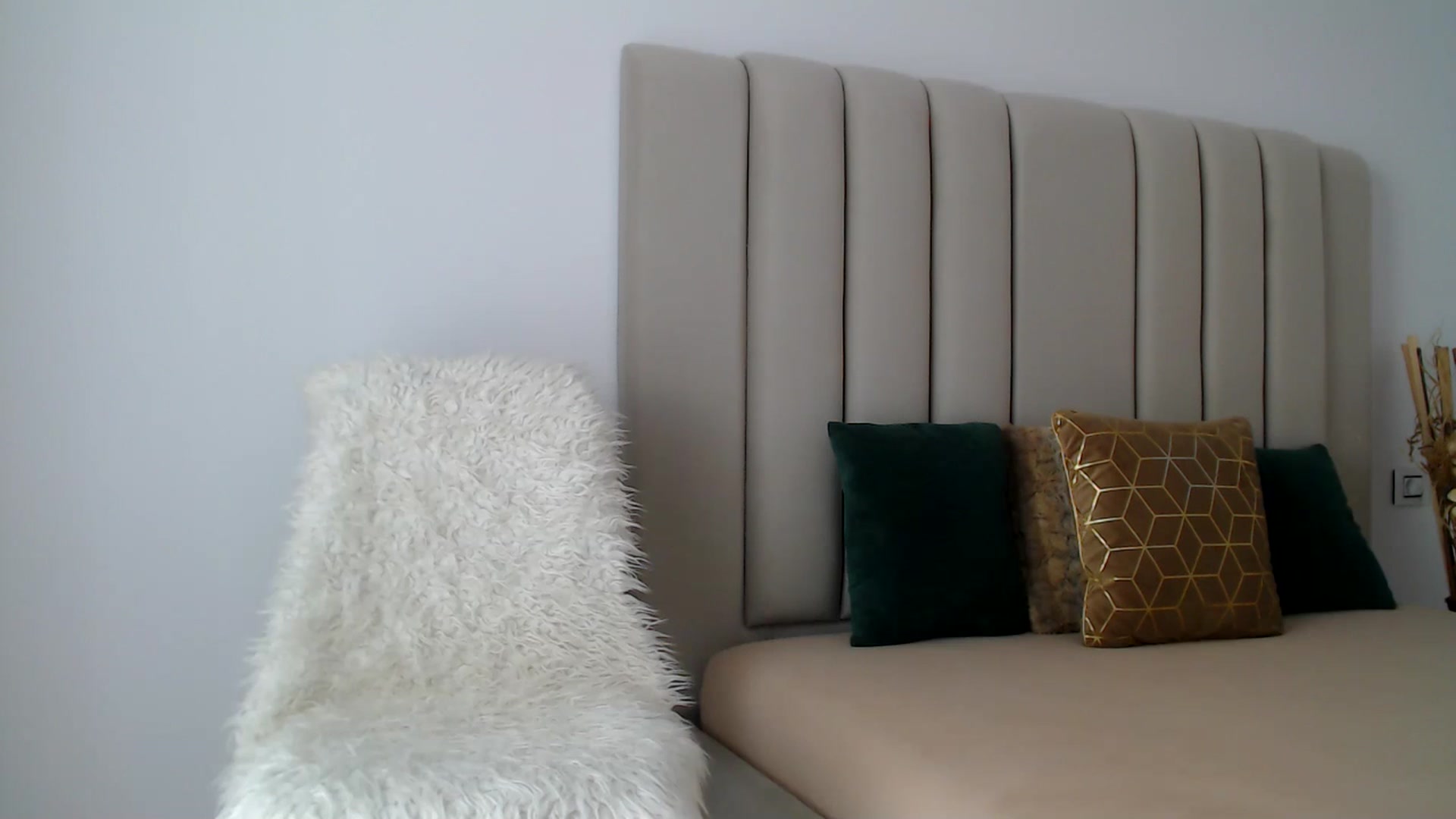 Gallery image thumbnail from Hrystina_'s myfreecams stream on, 10/21/2024, 15:52 image 4 of 20
