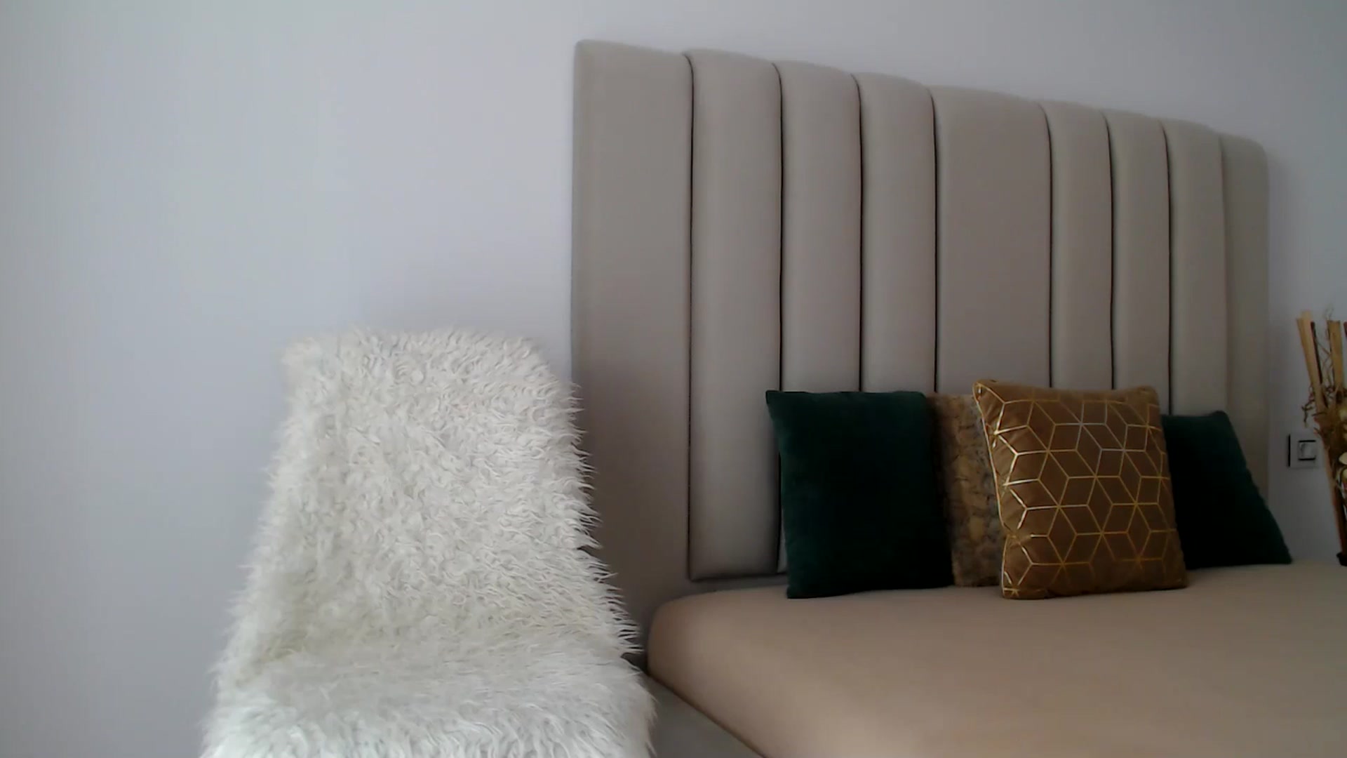 Gallery image thumbnail from Hrystina_'s myfreecams stream on, 10/21/2024, 15:52 image 6 of 20