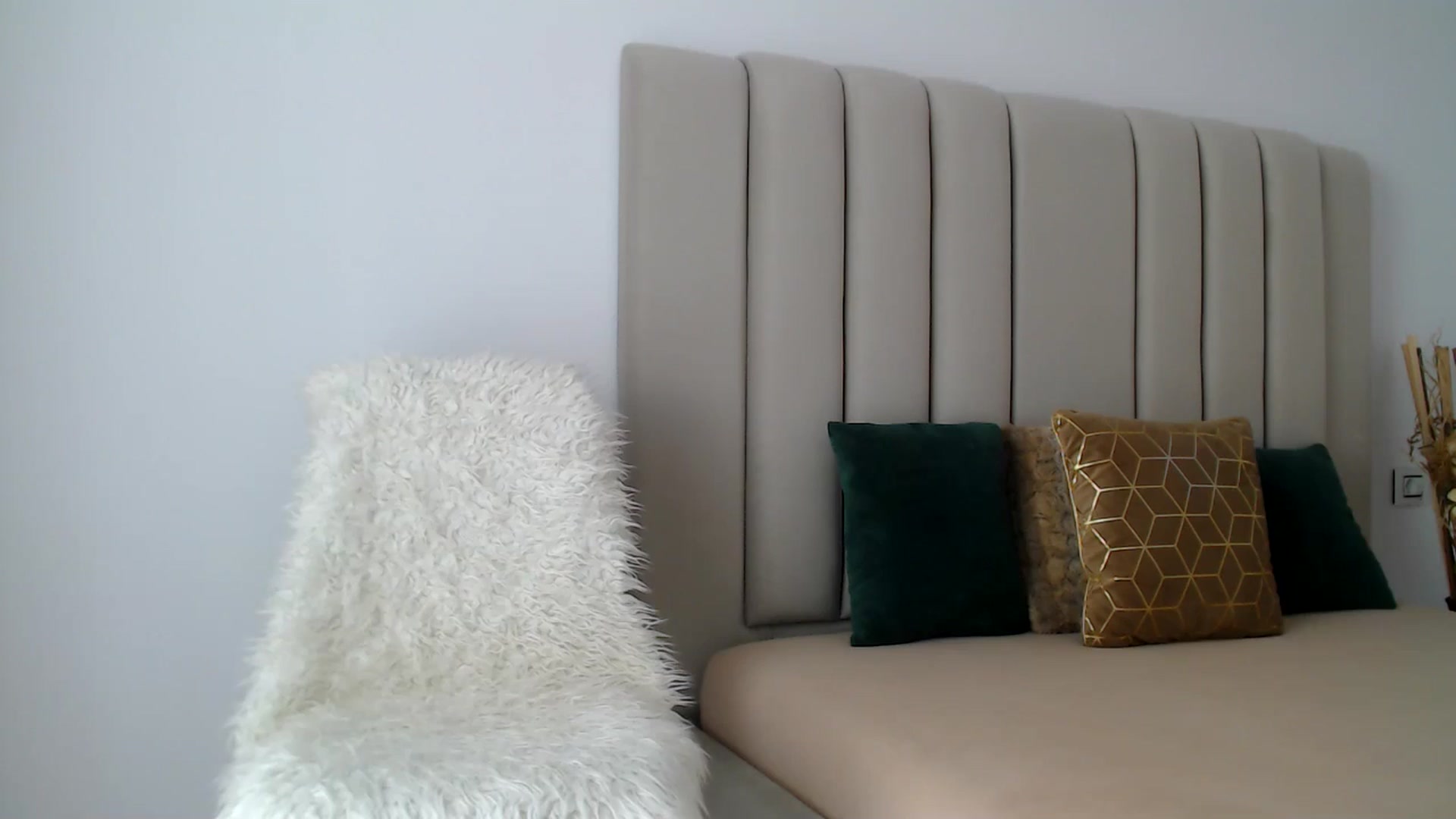 Gallery image thumbnail from Hrystina_'s myfreecams stream on, 10/21/2024, 15:52 image 3 of 20