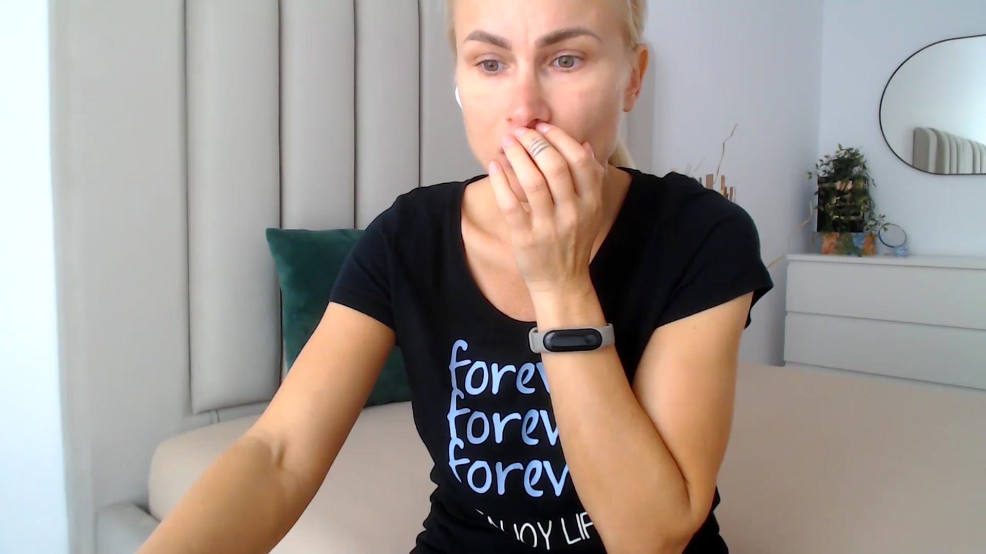 Gallery image thumbnail from Hrystina_'s myfreecams stream on, 10/21/2024, 15:52 image 10 of 20