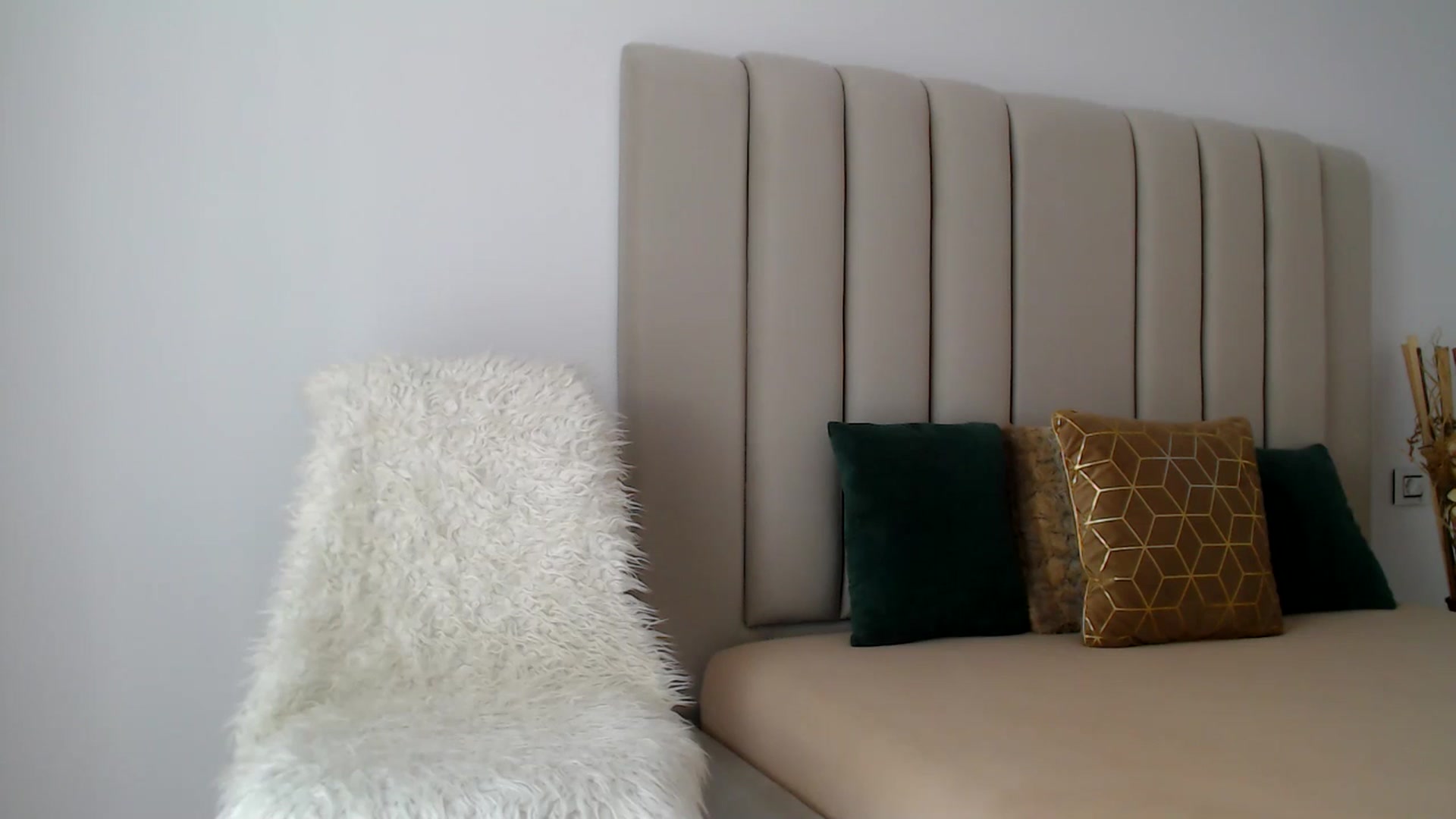 Gallery image thumbnail from Hrystina_'s myfreecams stream on, 10/21/2024, 15:52 image 8 of 20