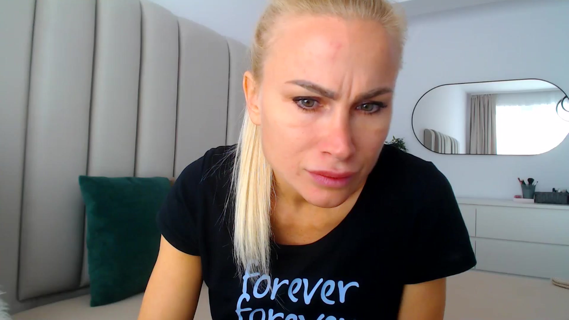 Gallery image thumbnail from Hrystina_'s myfreecams stream on, 10/22/2024, 14:37 image 2 of 20