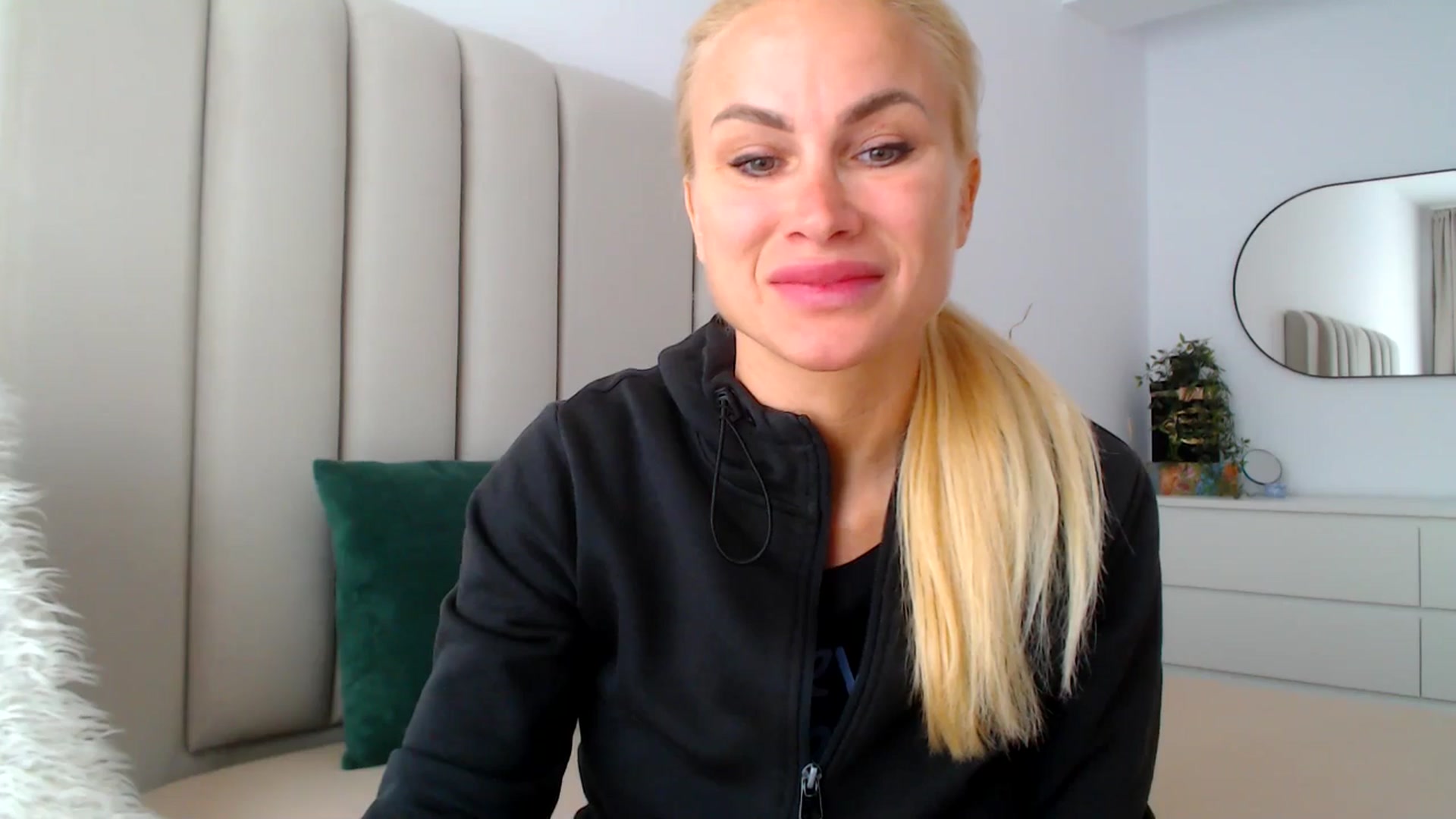 Gallery image thumbnail from Hrystina_'s myfreecams stream on, 10/22/2024, 14:37 image 19 of 20