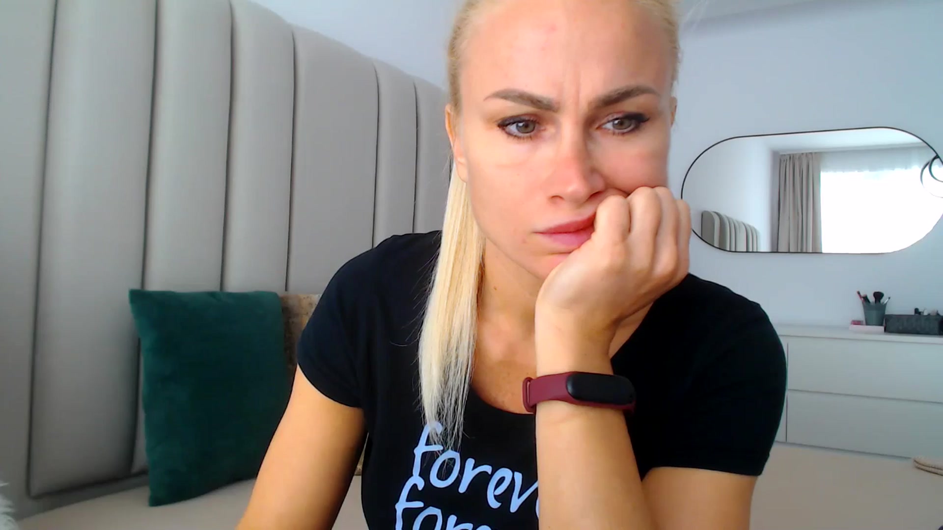 Gallery image thumbnail from Hrystina_'s myfreecams stream on, 10/22/2024, 14:37 image 3 of 20