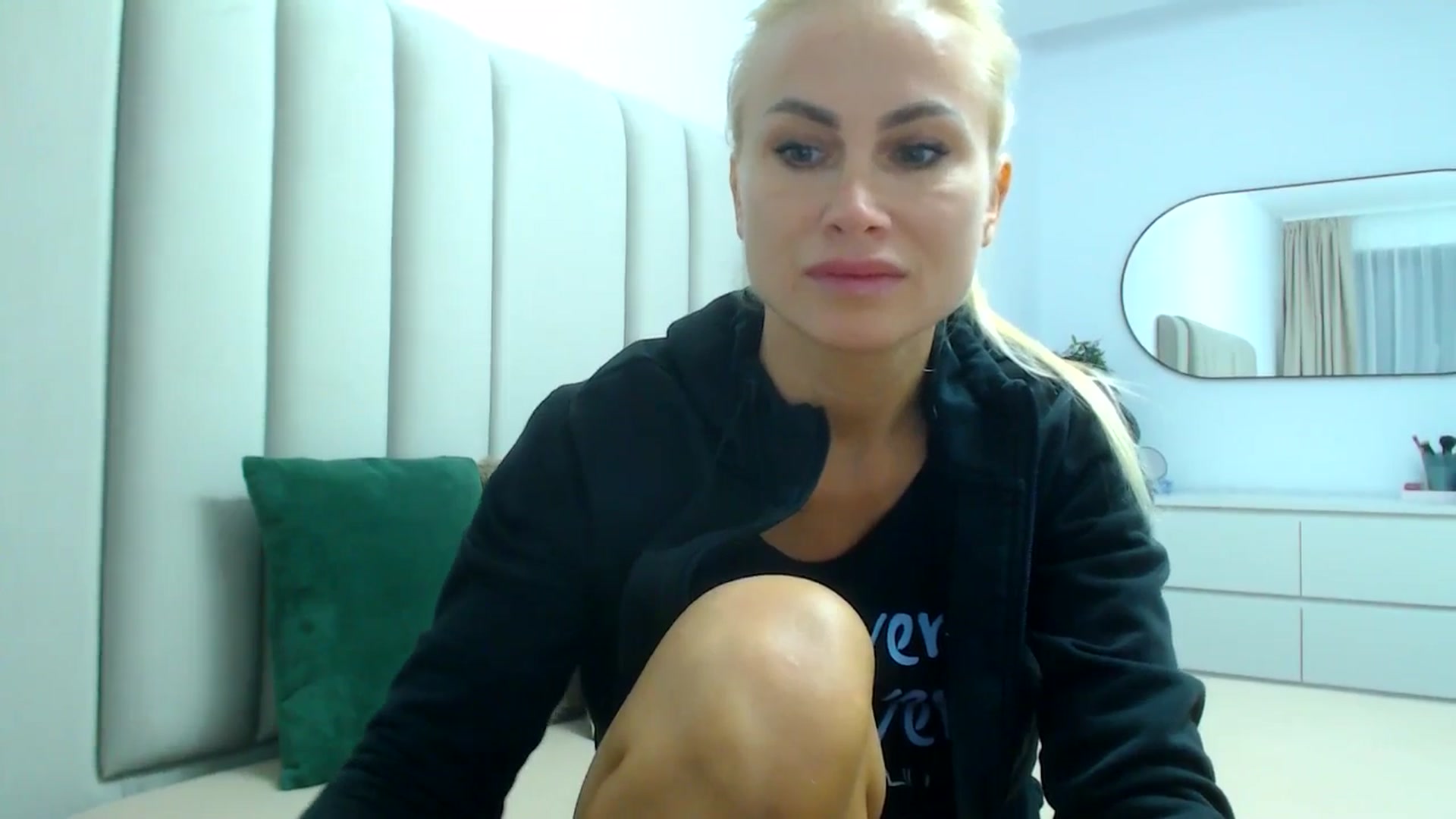 Gallery image thumbnail from Hrystina_'s myfreecams stream on, 10/22/2024, 15:56 image 17 of 20