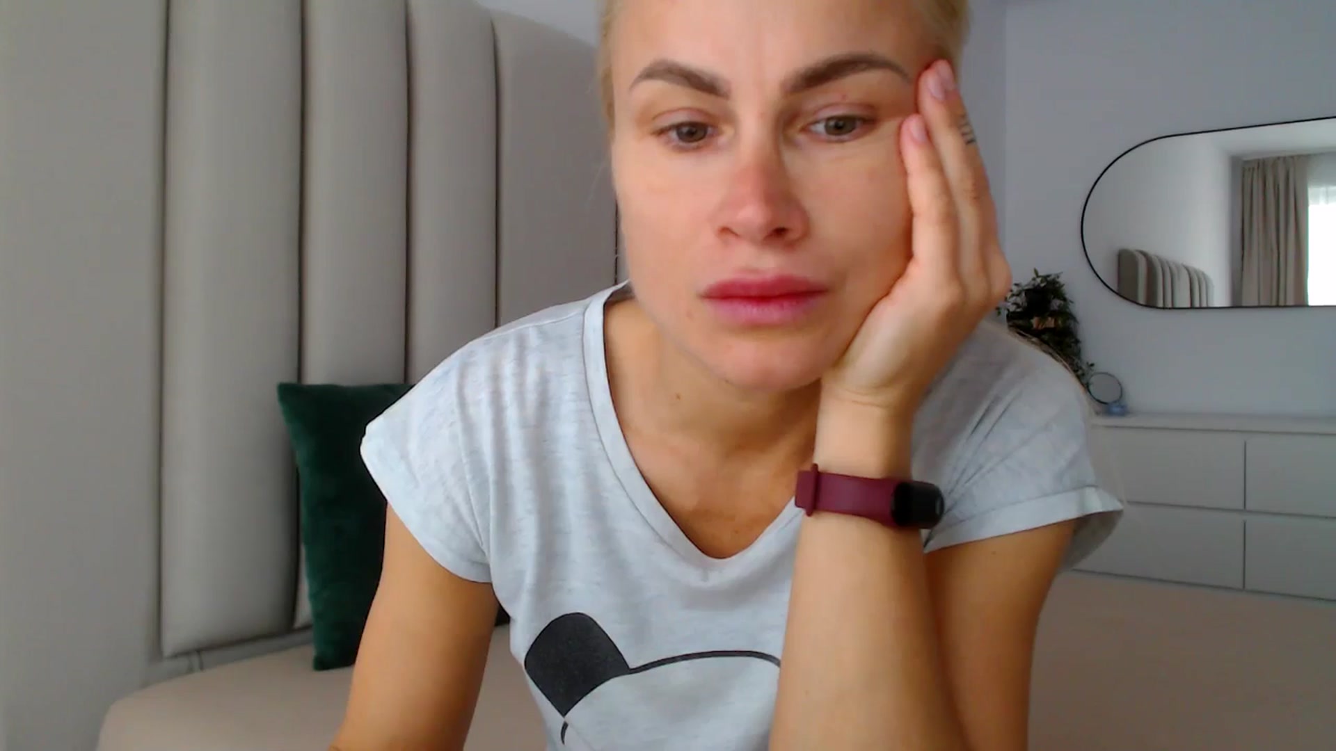 Gallery image thumbnail from Hrystina_'s myfreecams stream on, 10/23/2024, 15:57 image 15 of 20