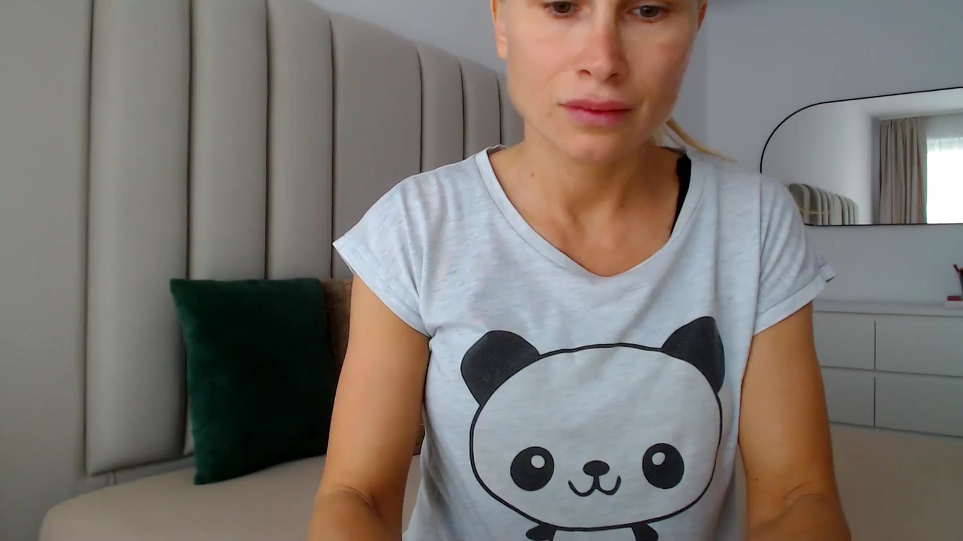 Gallery image thumbnail from Hrystina_'s myfreecams stream on, 10/23/2024, 15:57 image 14 of 20