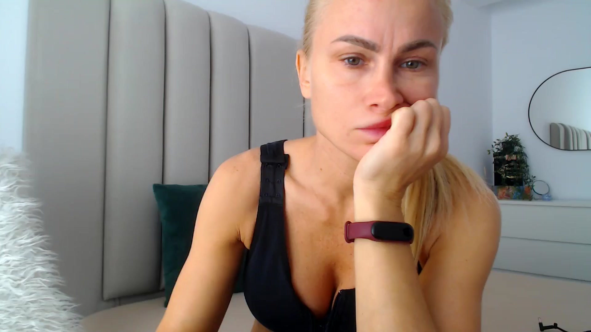 Gallery image thumbnail from Hrystina_'s myfreecams stream on, 10/23/2024, 15:57 image 1 of 20