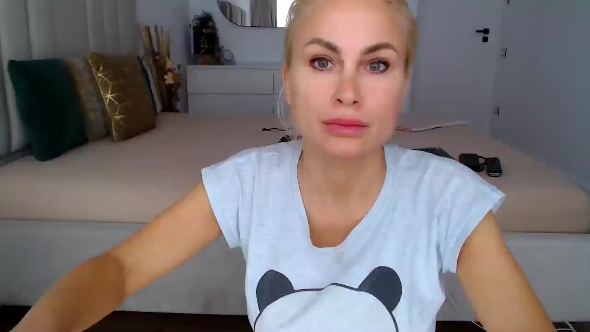 Gallery image thumbnail from Hrystina_'s myfreecams stream on, 10/24/2024, 14:33 image 2 of 20