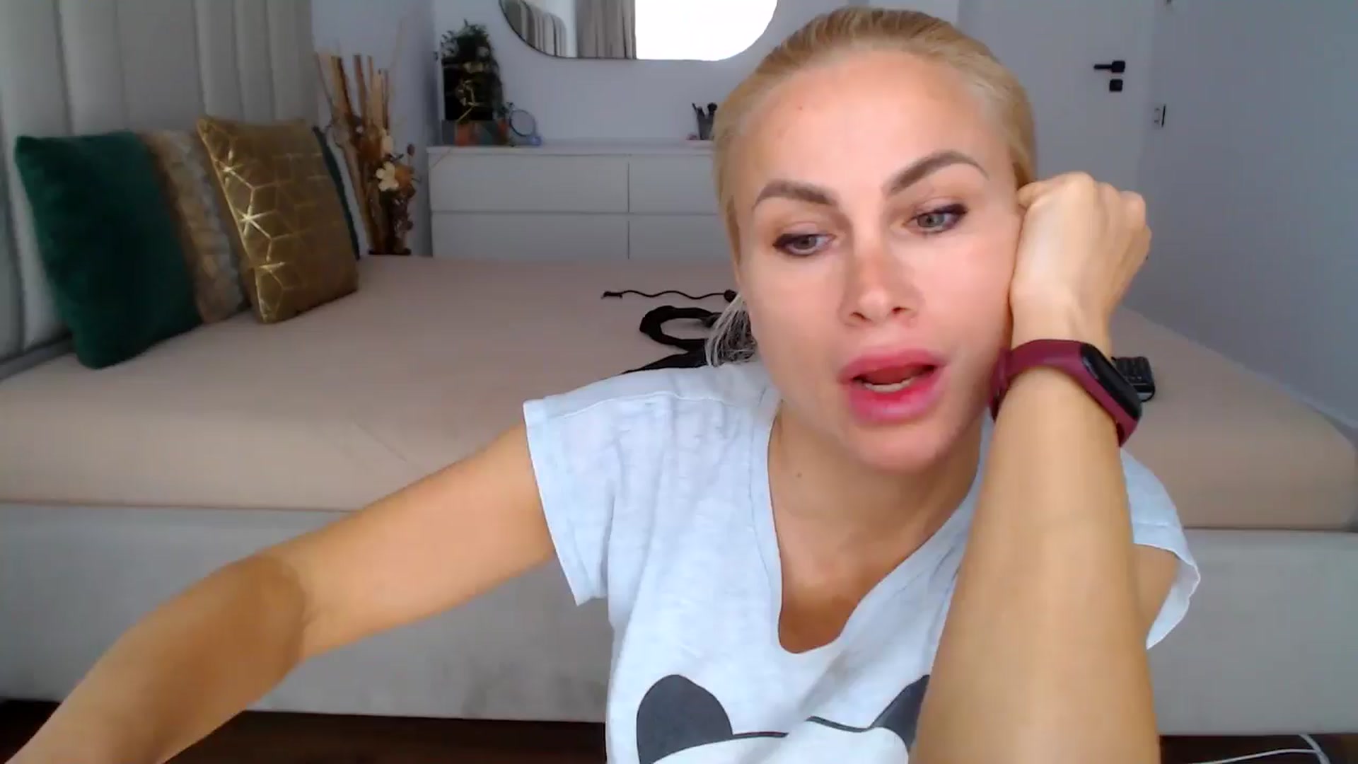 Gallery image thumbnail from Hrystina_'s myfreecams stream on, 10/24/2024, 14:33 image 1 of 20