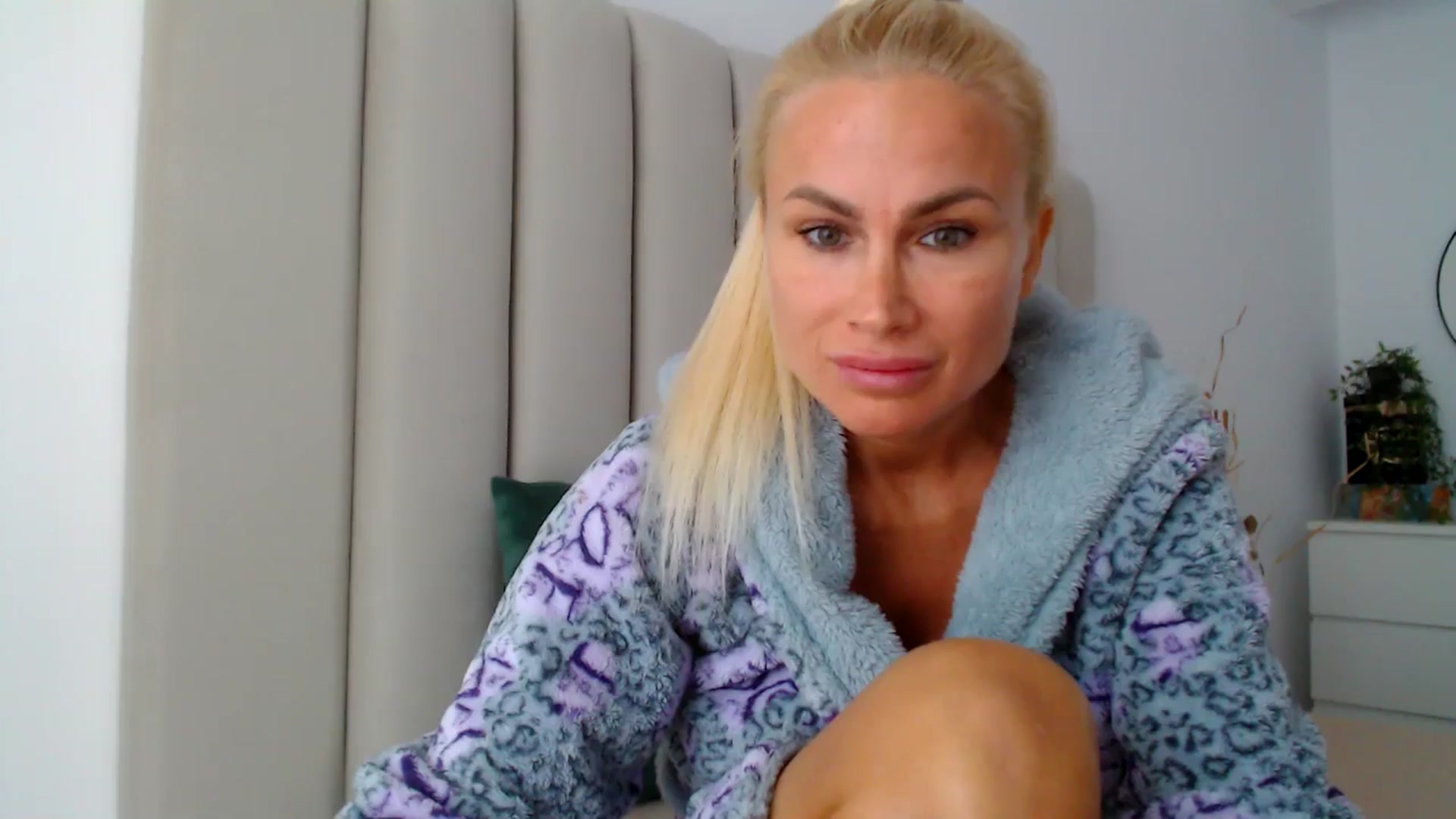Gallery image thumbnail from Hrystina_'s myfreecams stream on, 10/25/2024, 15:01 image 20 of 20