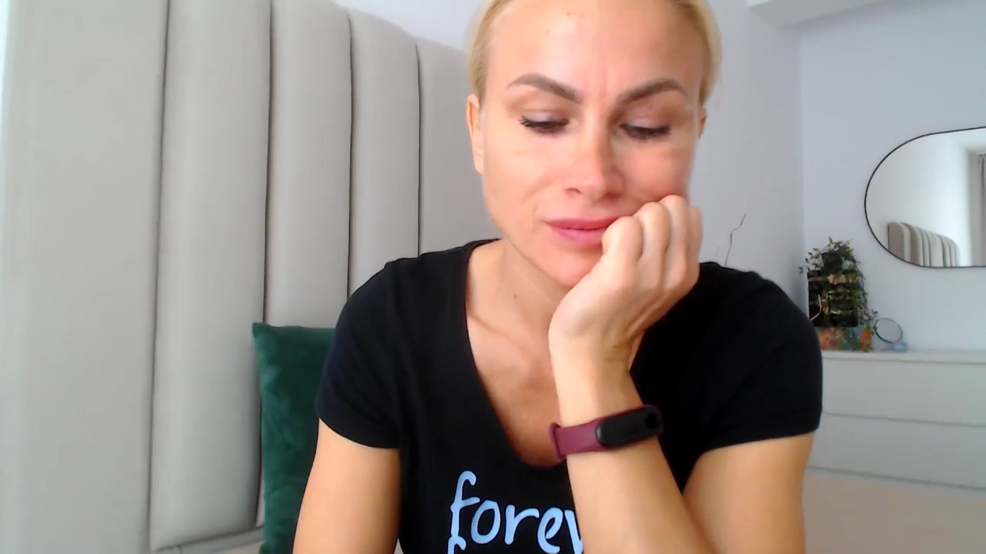 Gallery image thumbnail from Hrystina_'s myfreecams stream on, 10/25/2024, 15:01 image 15 of 20