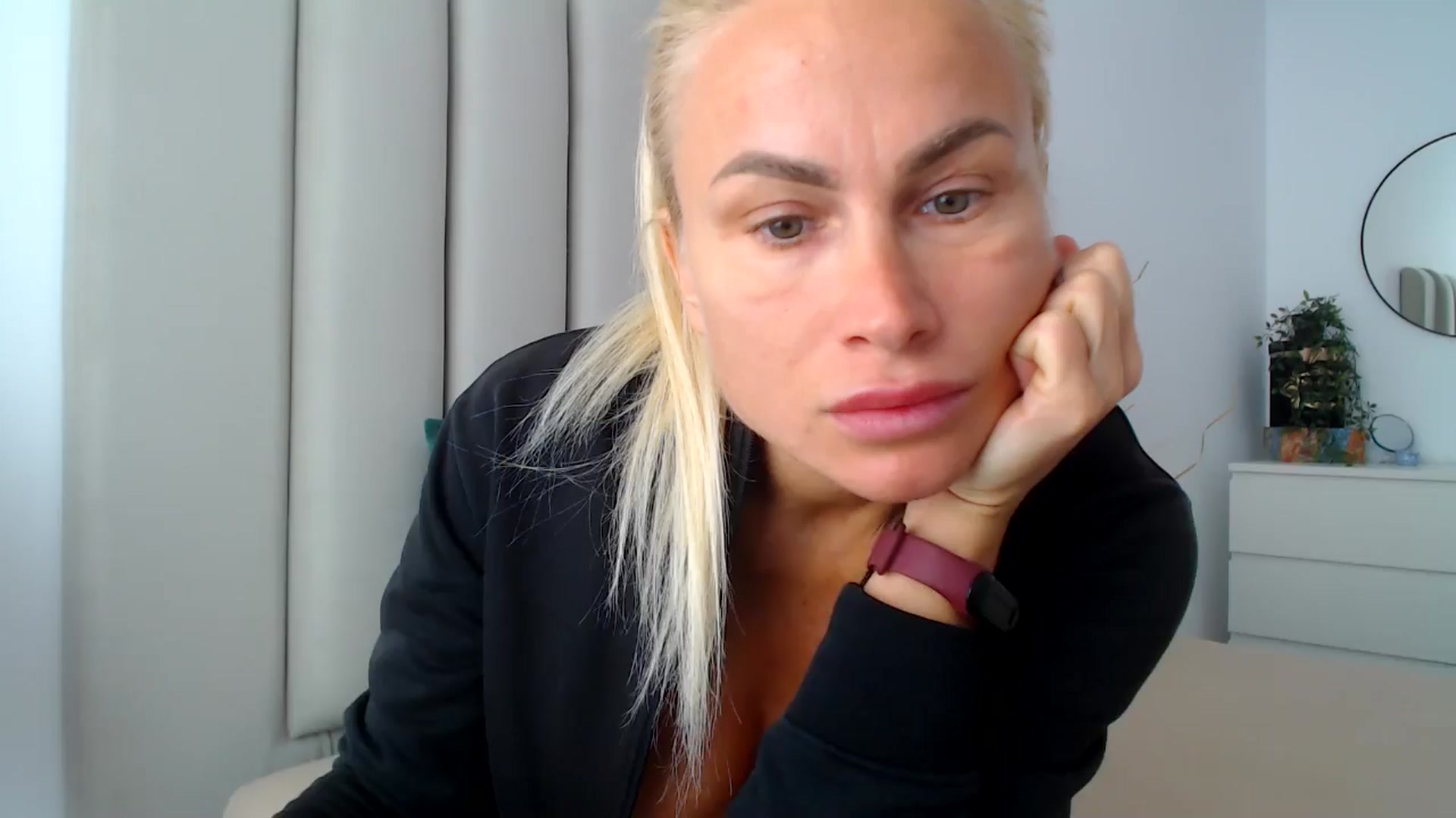 Gallery image thumbnail from Hrystina_'s myfreecams stream on, 10/29/2024, 15:35 image 6 of 20