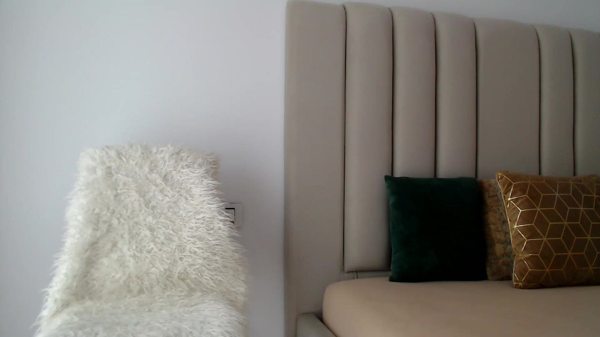 Gallery image thumbnail from Hrystina_'s myfreecams stream on, 10/29/2024, 15:35 image 12 of 20