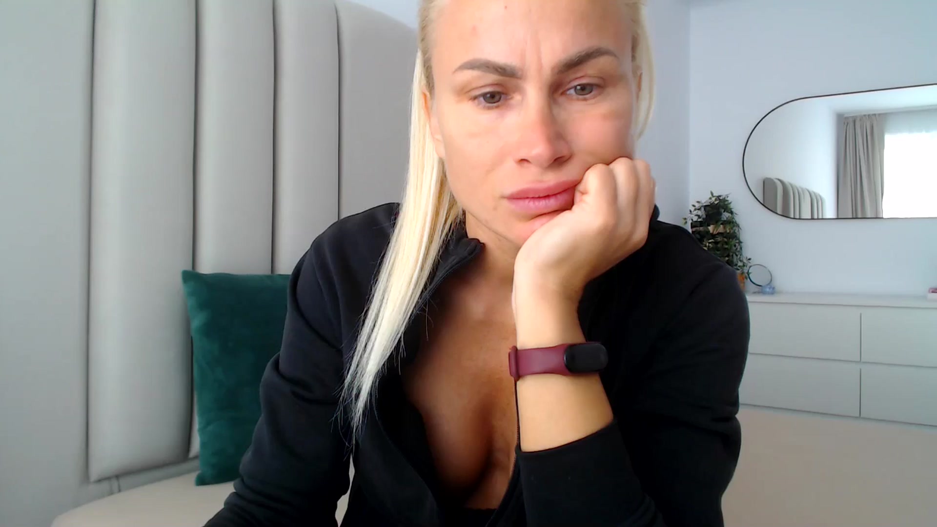 Gallery image thumbnail from Hrystina_'s myfreecams stream on, 10/29/2024, 15:35 image 2 of 20