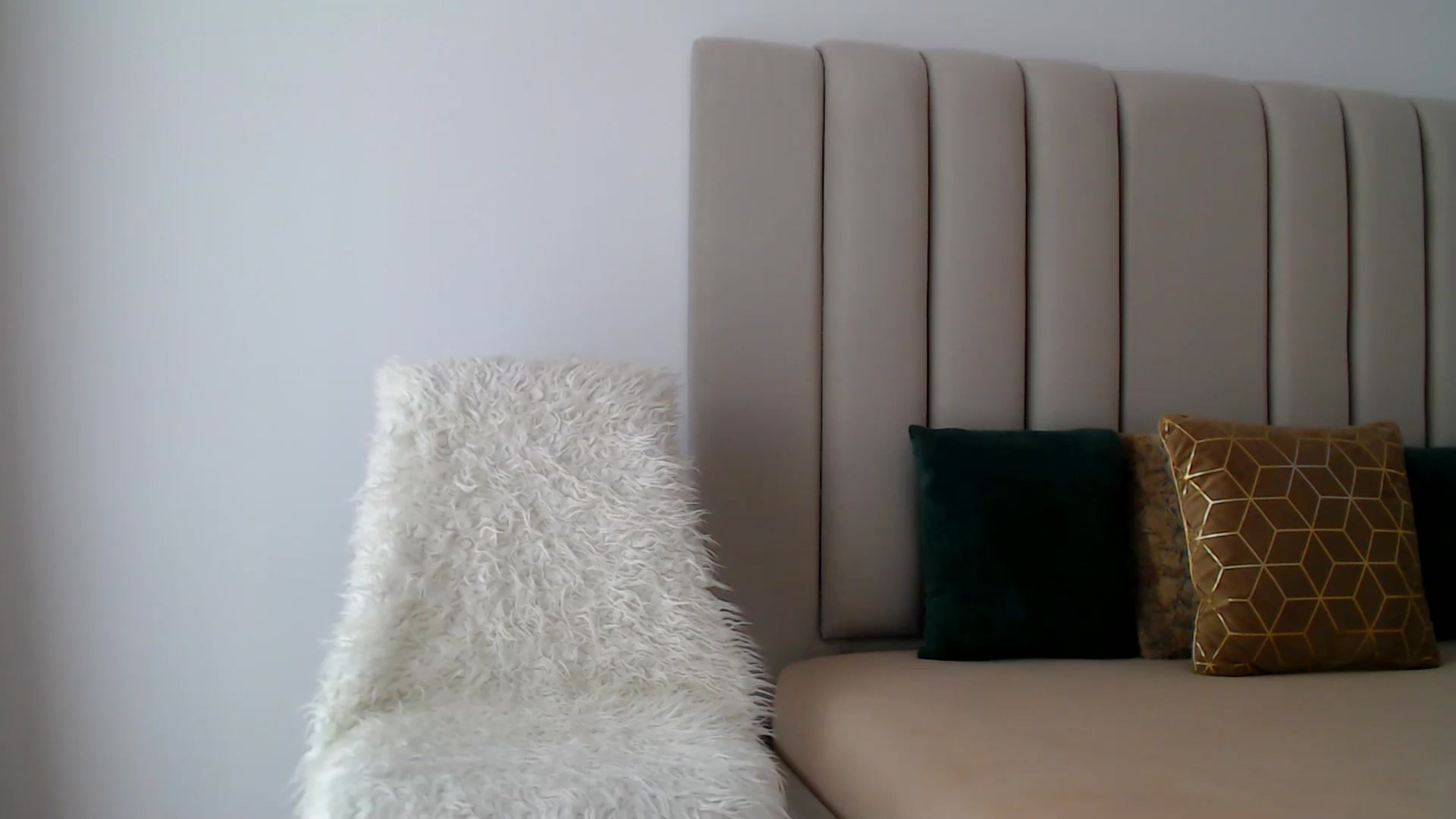 Gallery image thumbnail from Hrystina_'s myfreecams stream on, 10/30/2024, 13:34 image 18 of 20