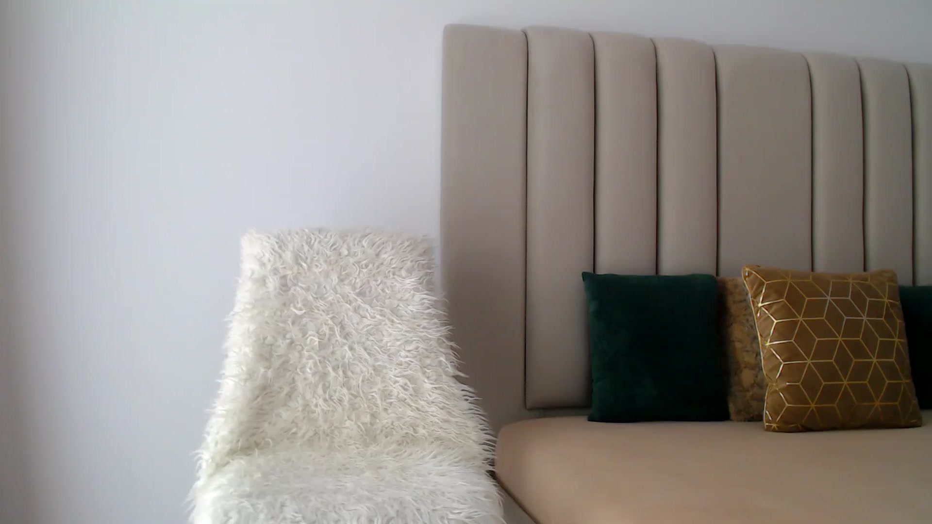 Gallery image thumbnail from Hrystina_'s myfreecams stream on, 10/30/2024, 13:34 image 2 of 20