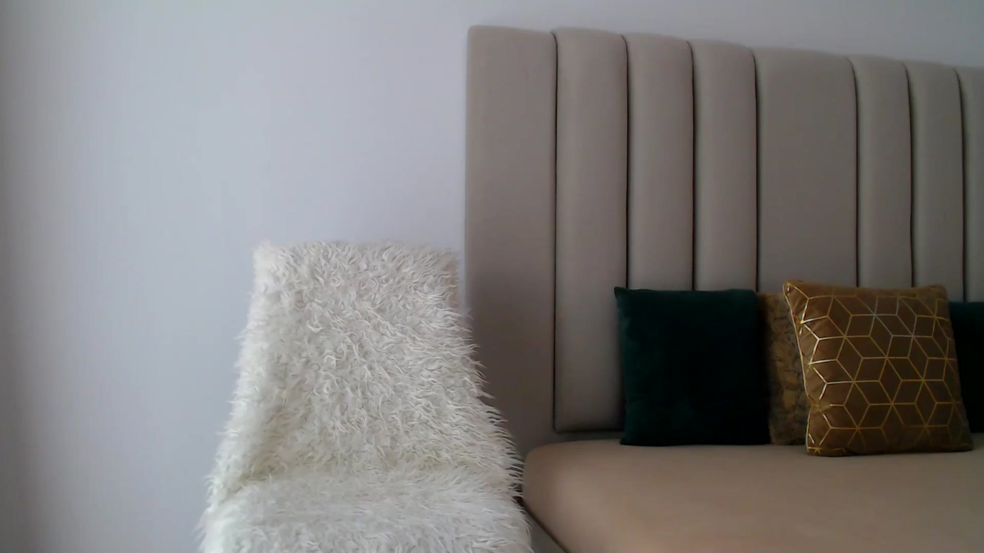Gallery image thumbnail from Hrystina_'s myfreecams stream on, 10/30/2024, 13:34 image 15 of 20