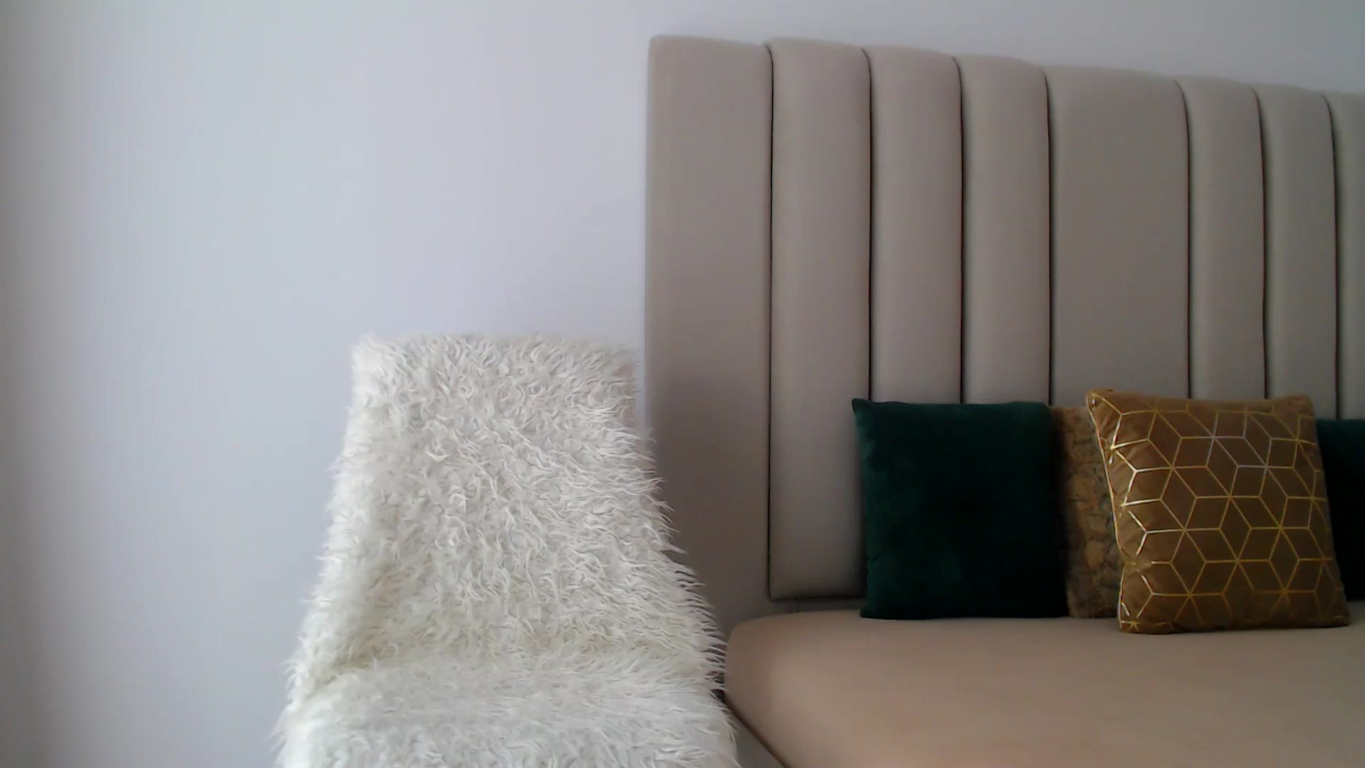 Gallery image thumbnail from Hrystina_'s myfreecams stream on, 10/30/2024, 13:34 image 12 of 20