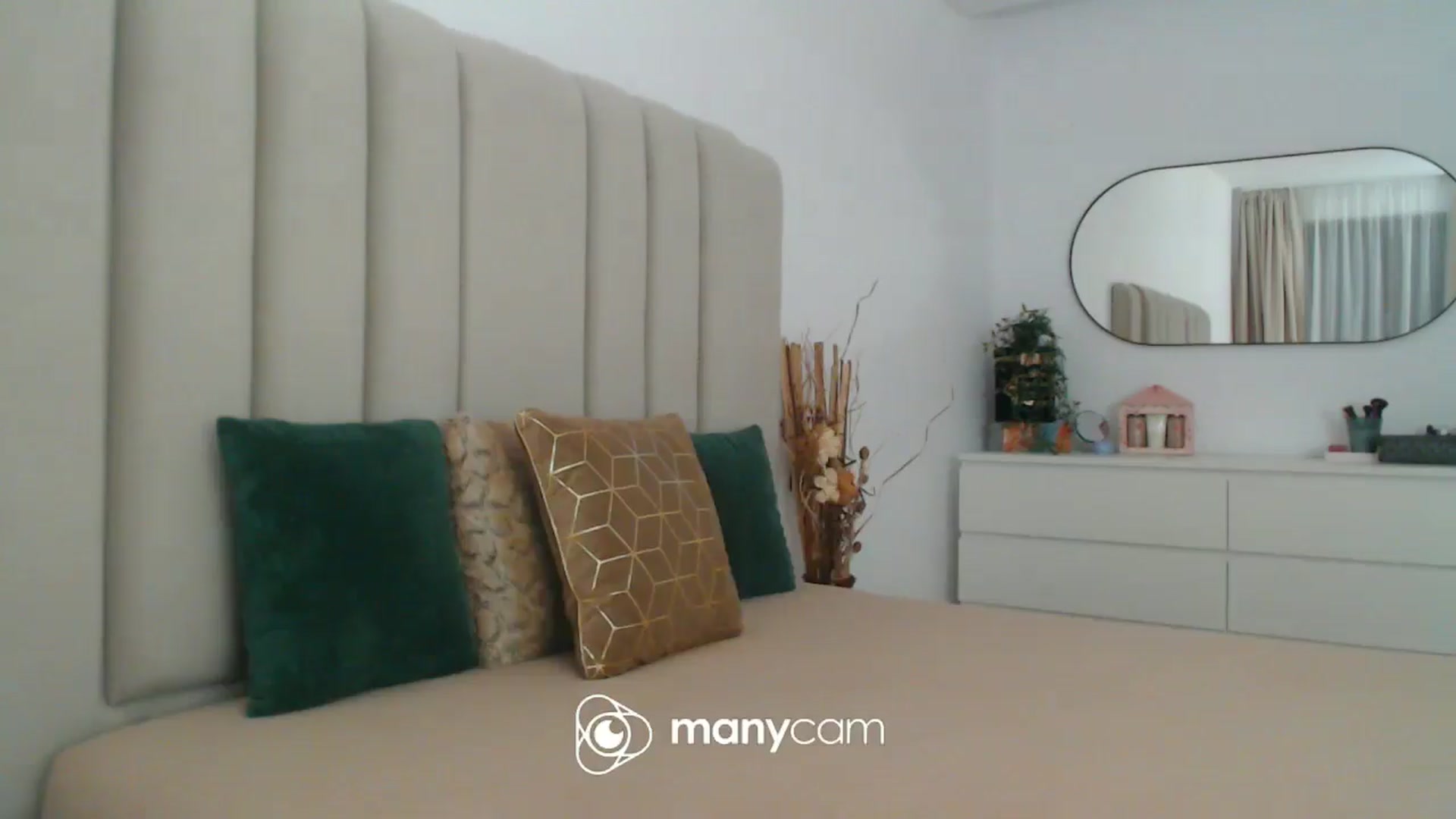 Gallery image thumbnail from Hrystina_'s myfreecams stream on, 10/30/2024, 16:55 image 11 of 20