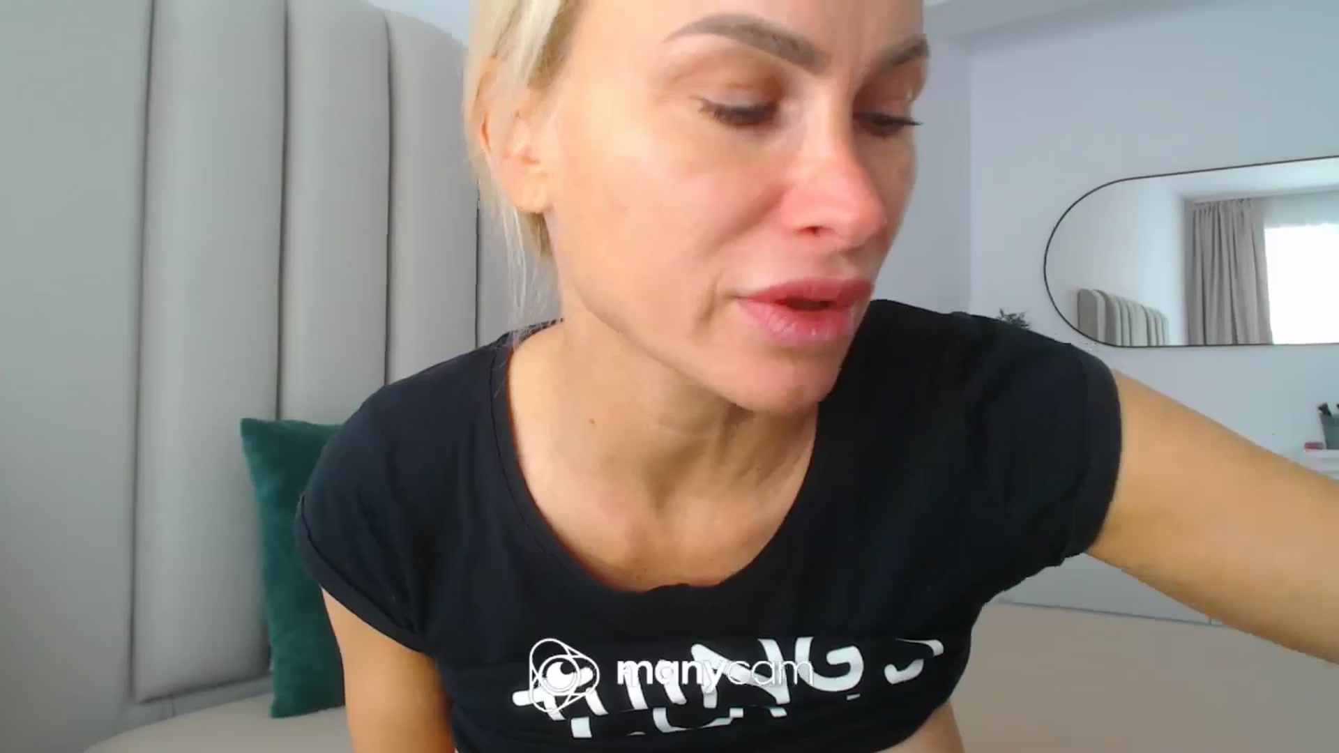 Gallery image thumbnail from Hrystina_'s myfreecams stream on, 11/01/2024, 16:10 image 3 of 20