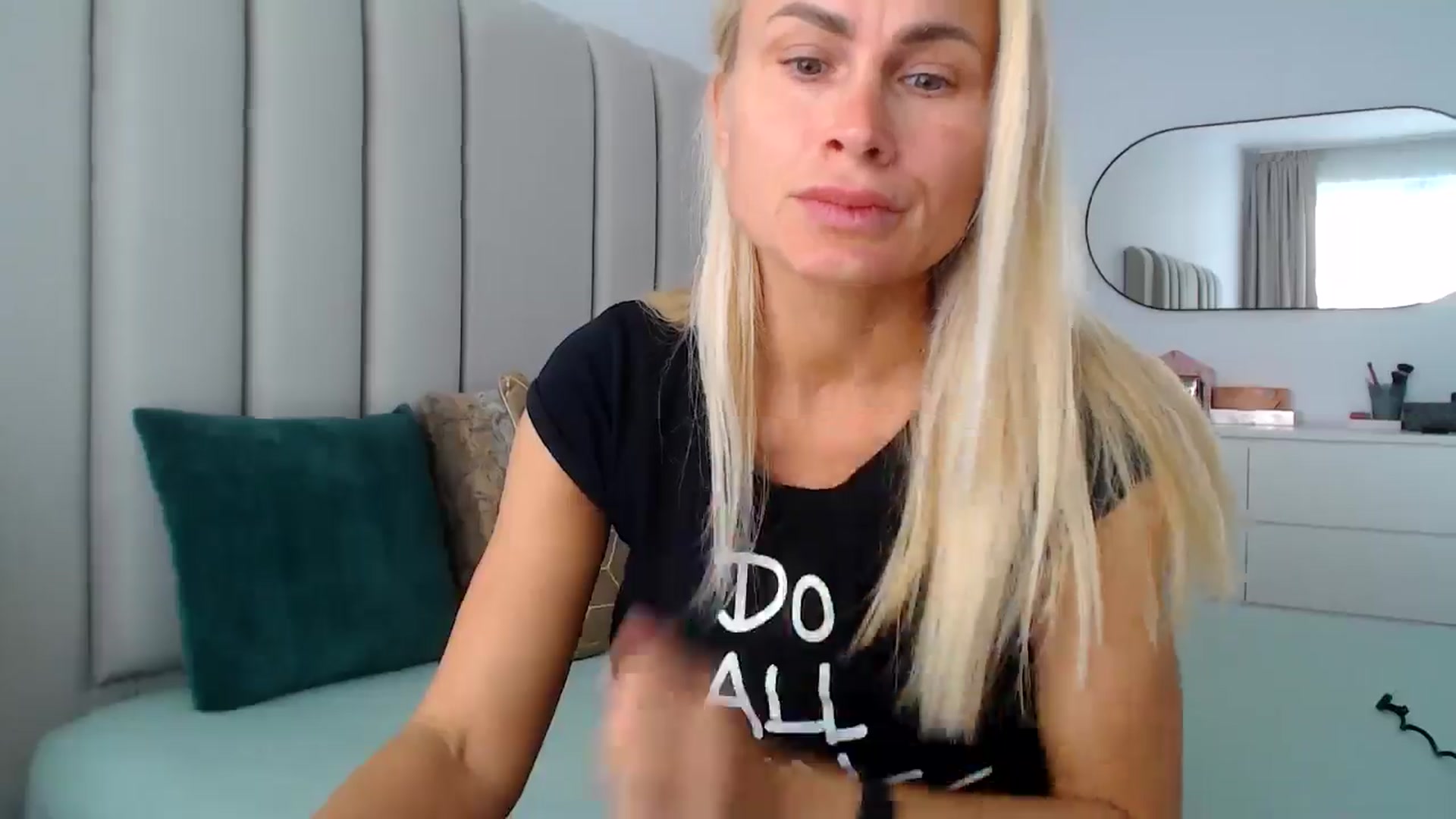 Gallery image thumbnail from Hrystina_'s myfreecams stream on, 11/04/2024, 15:58 image 6 of 20