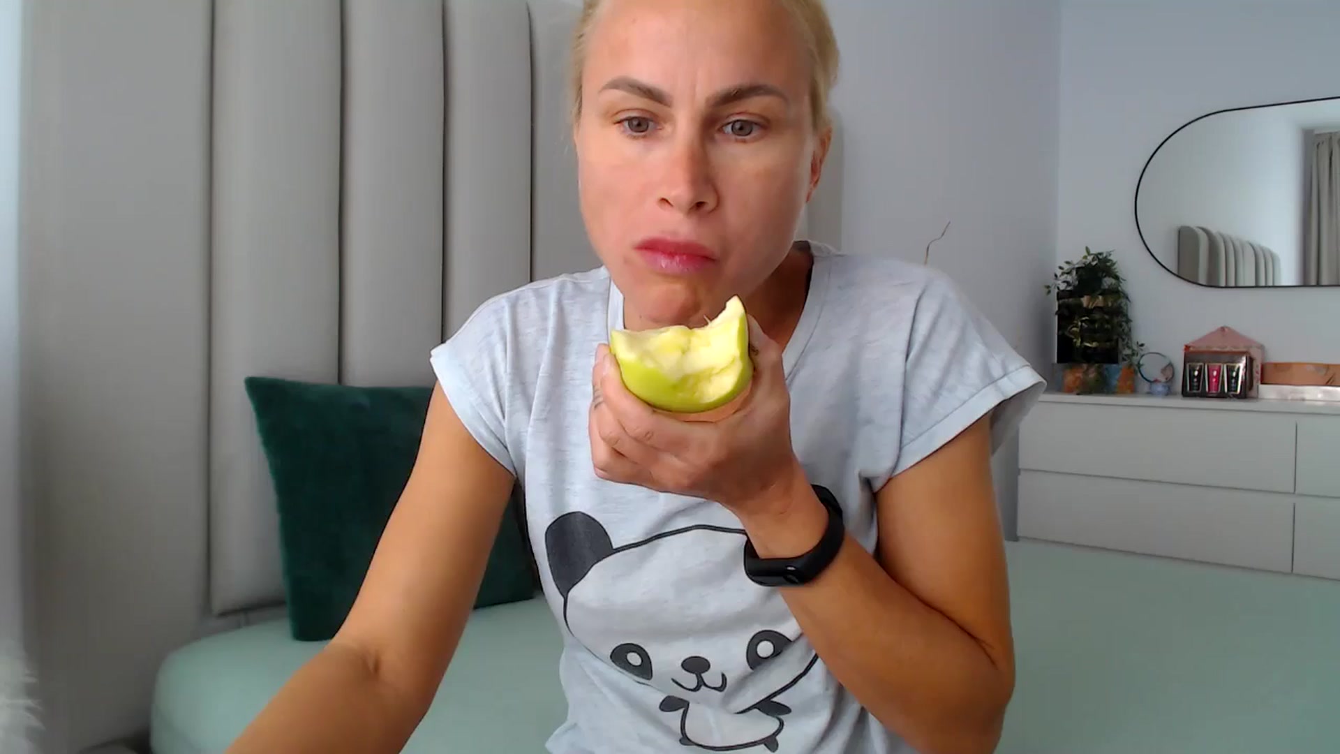 Gallery image thumbnail from Hrystina_'s myfreecams stream on, 11/04/2024, 15:58 image 9 of 20
