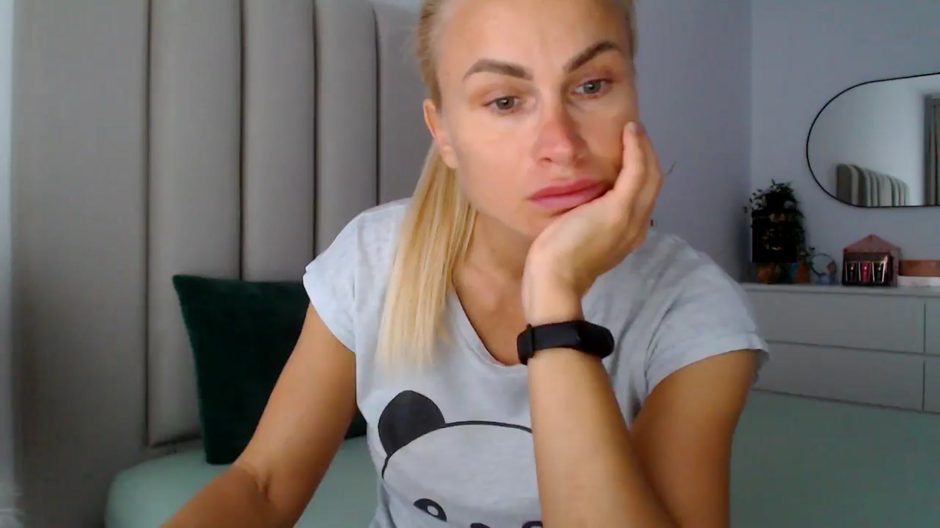 Gallery image thumbnail from Hrystina_'s myfreecams stream on, 11/04/2024, 15:58 image 16 of 20