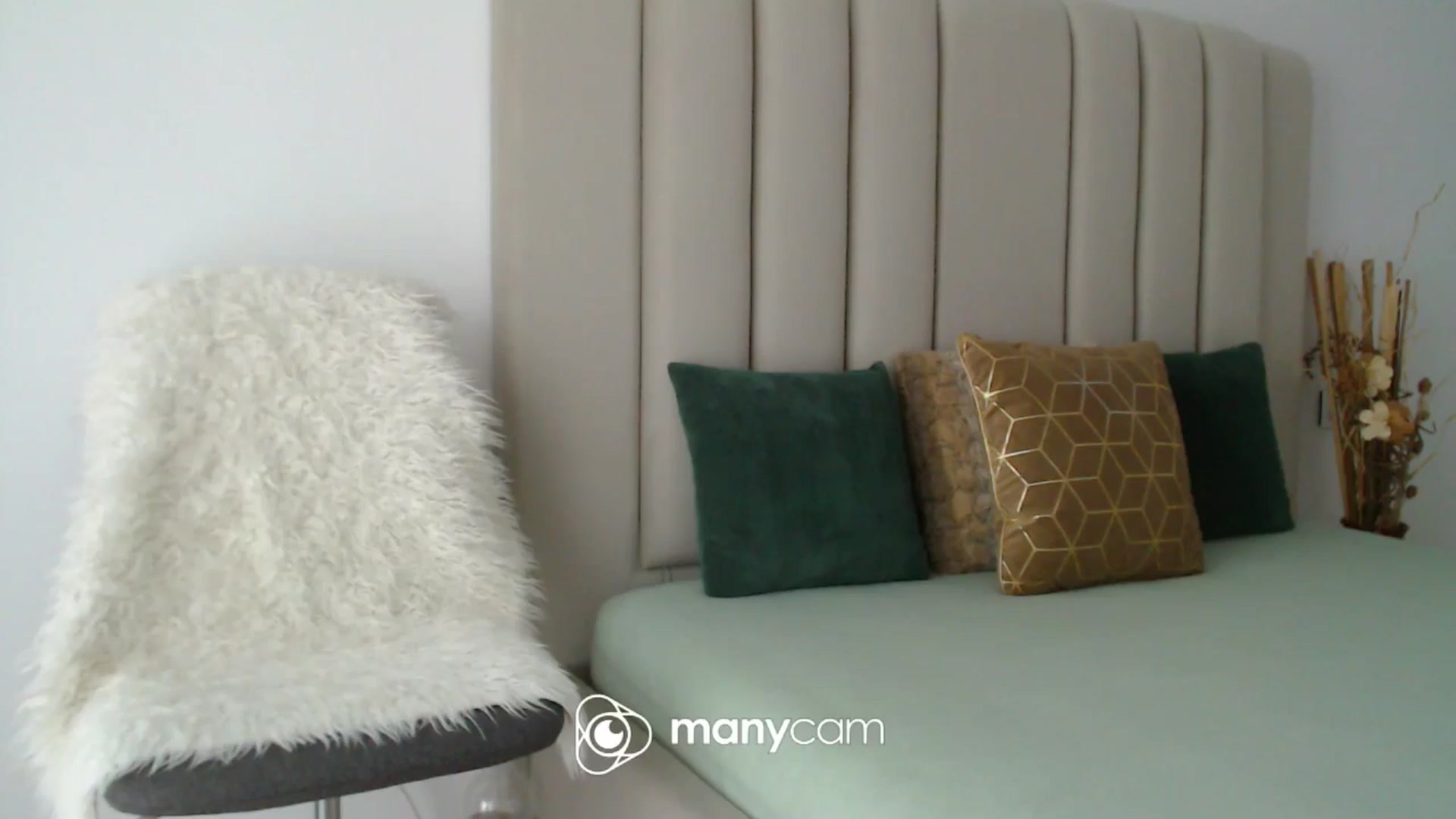 Gallery image thumbnail from Hrystina_'s myfreecams stream on, 11/05/2024, 15:21 image 17 of 20