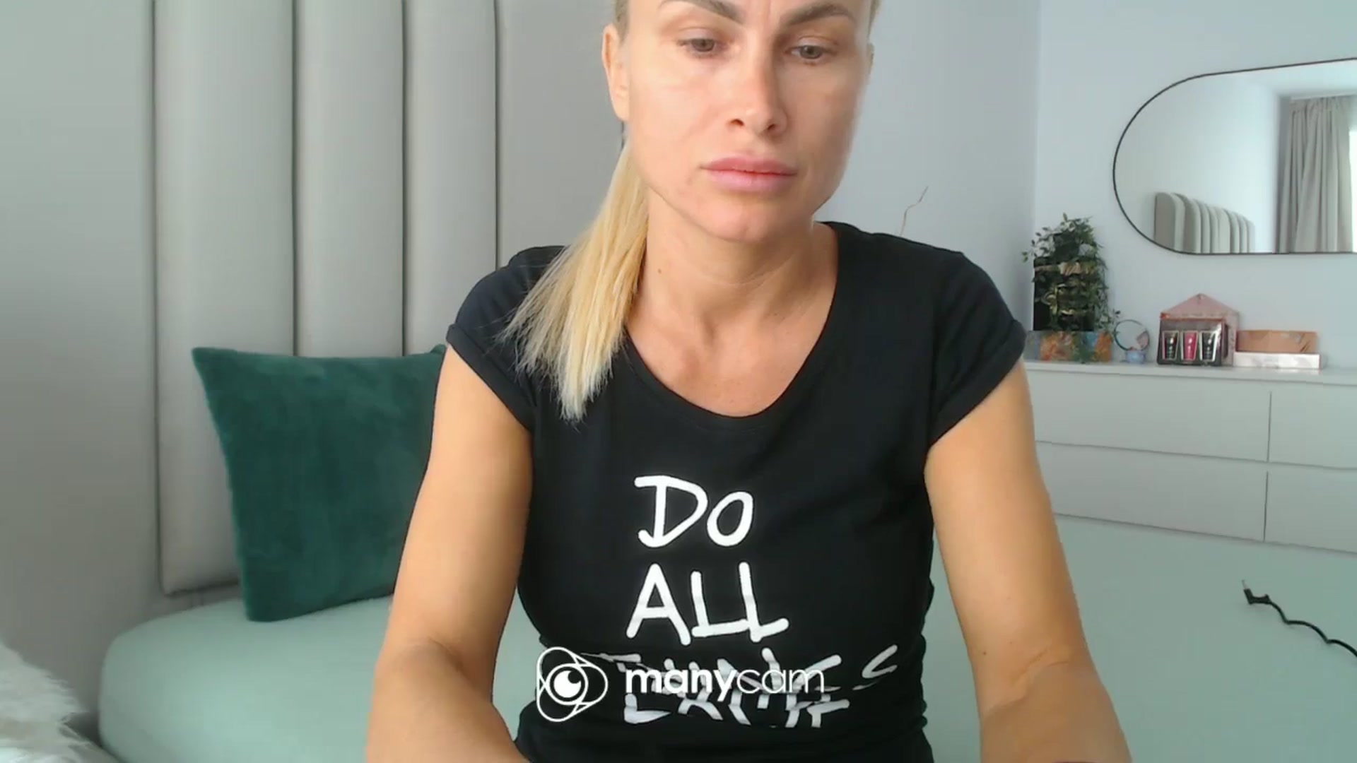 Gallery image thumbnail from Hrystina_'s myfreecams stream on, 11/05/2024, 15:21 image 3 of 20