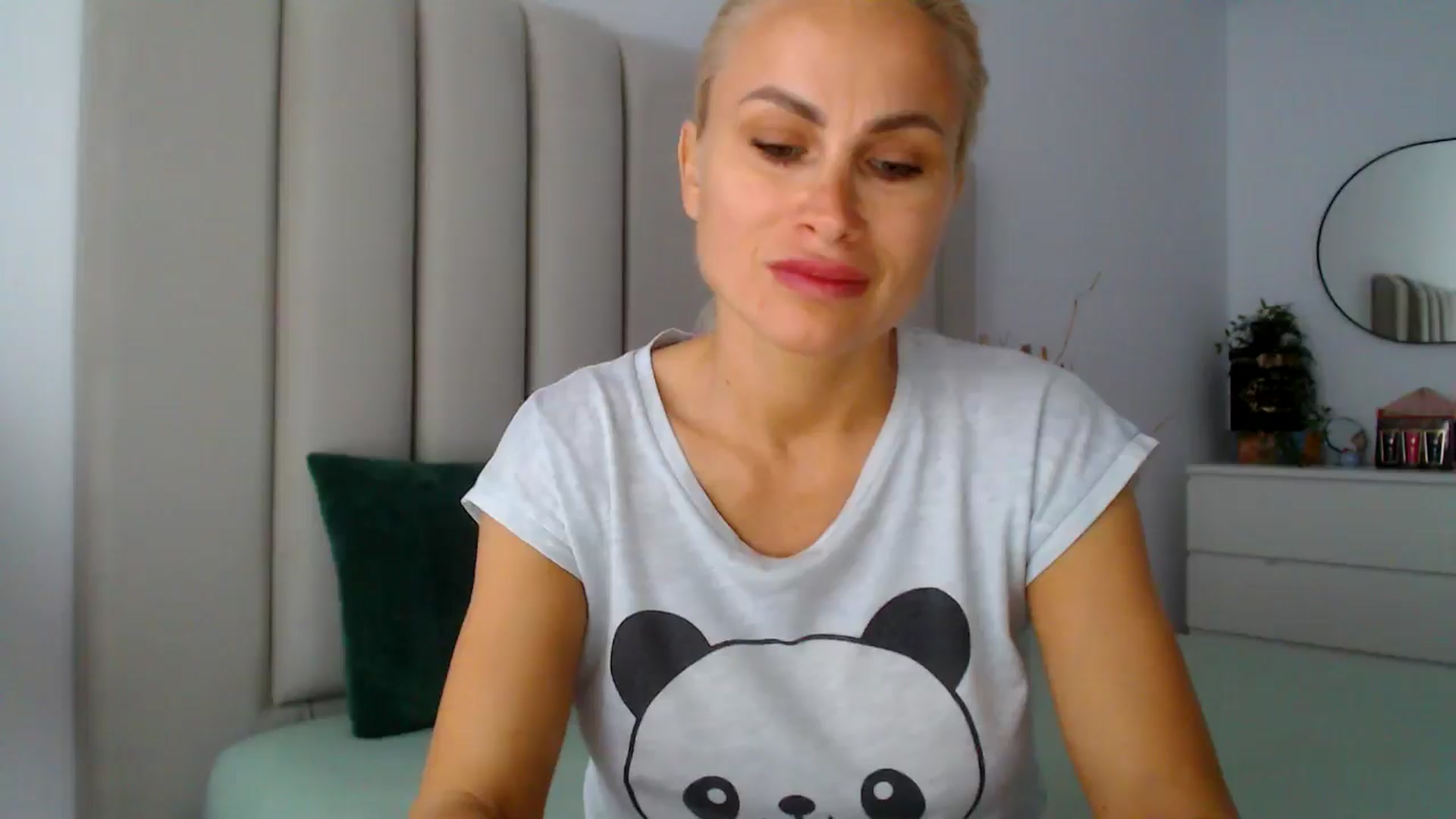 Gallery image thumbnail from Hrystina_'s myfreecams stream on, 11/06/2024, 15:39 image 18 of 20