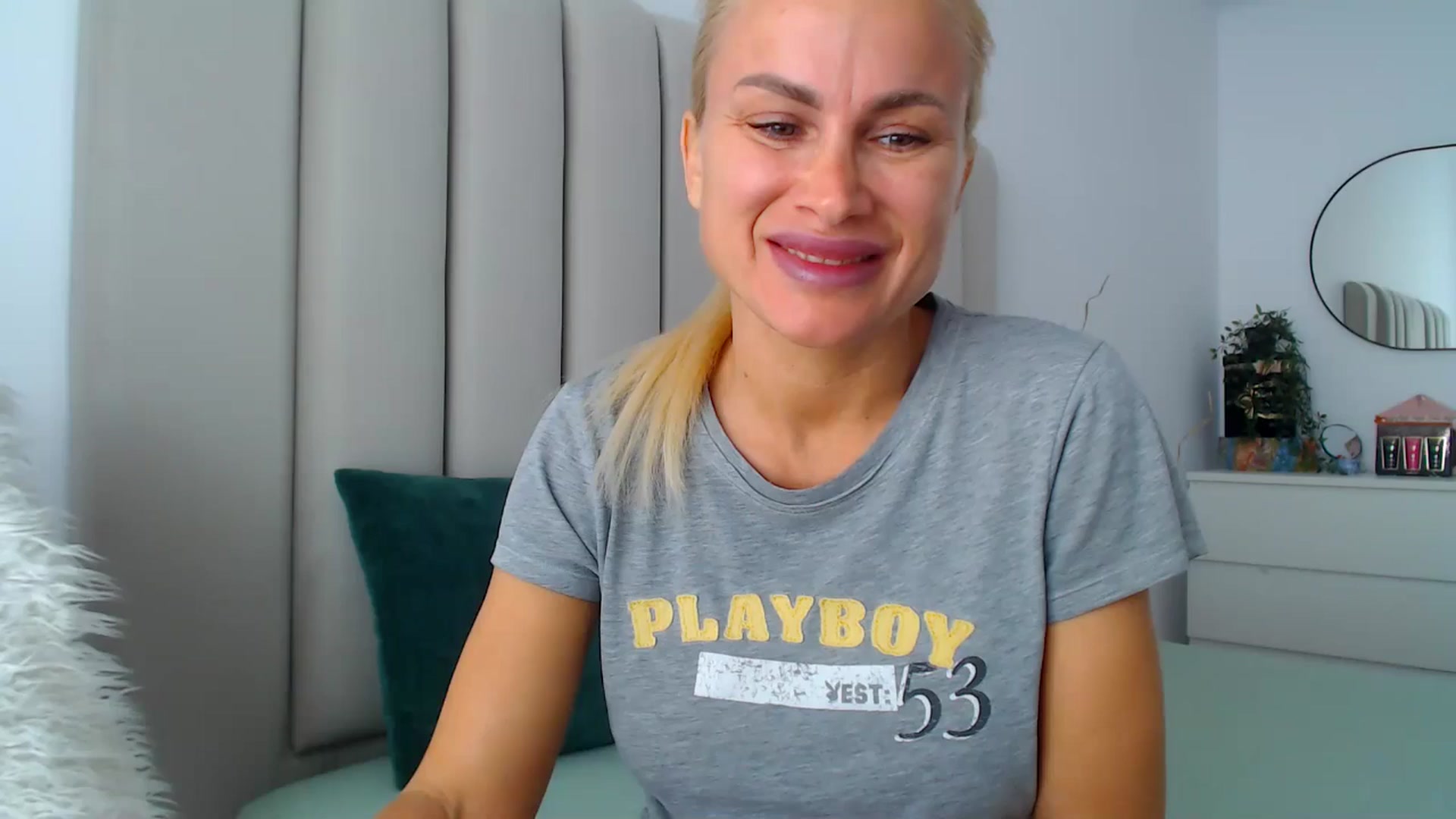 Gallery image thumbnail from Hrystina_'s myfreecams stream on, 11/08/2024, 15:16 image 2 of 20