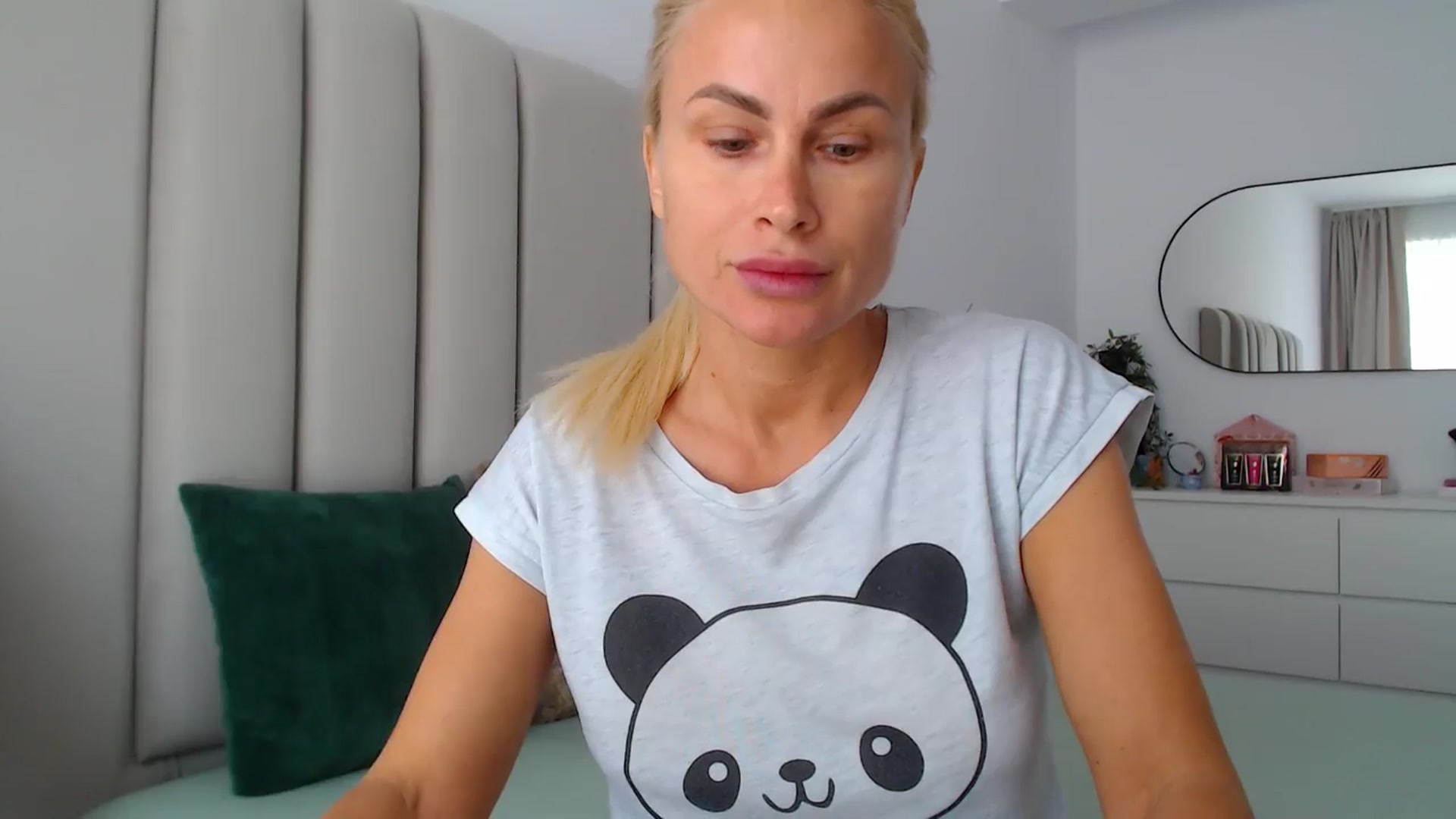 Gallery image thumbnail from Hrystina_'s myfreecams stream on, 11/09/2024, 15:10 image 3 of 20