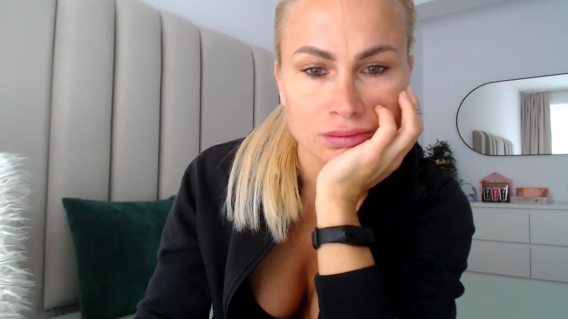 Gallery image thumbnail from Hrystina_'s myfreecams stream on, 11/12/2024, 16:10 image 3 of 20