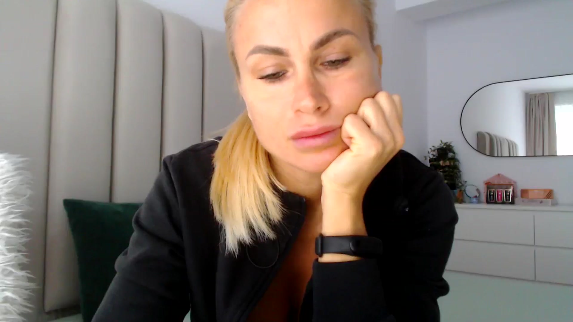Gallery image thumbnail from Hrystina_'s myfreecams stream on, 11/12/2024, 16:10 image 4 of 20