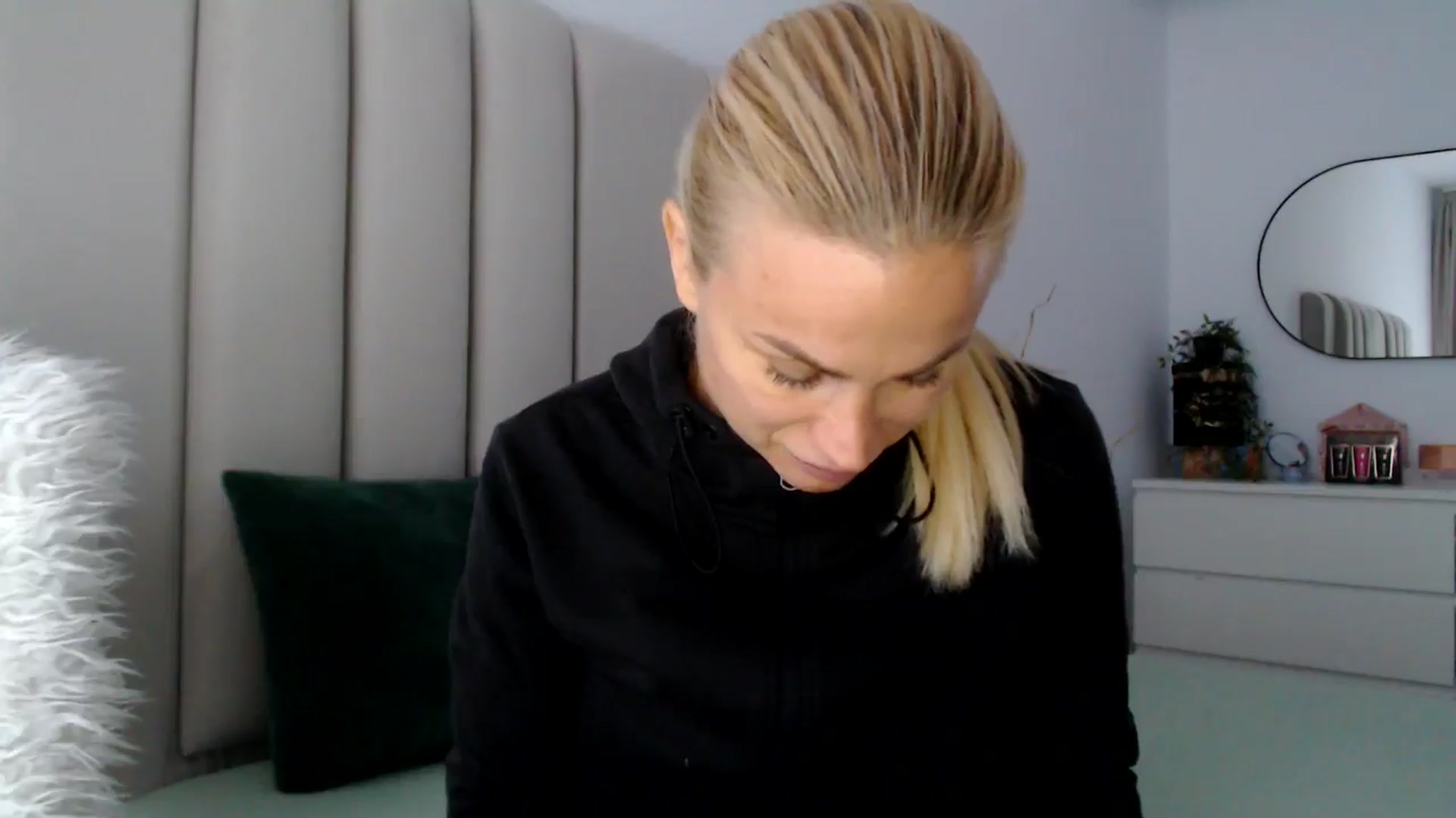 Gallery image thumbnail from Hrystina_'s myfreecams stream on, 11/12/2024, 16:10 image 8 of 20