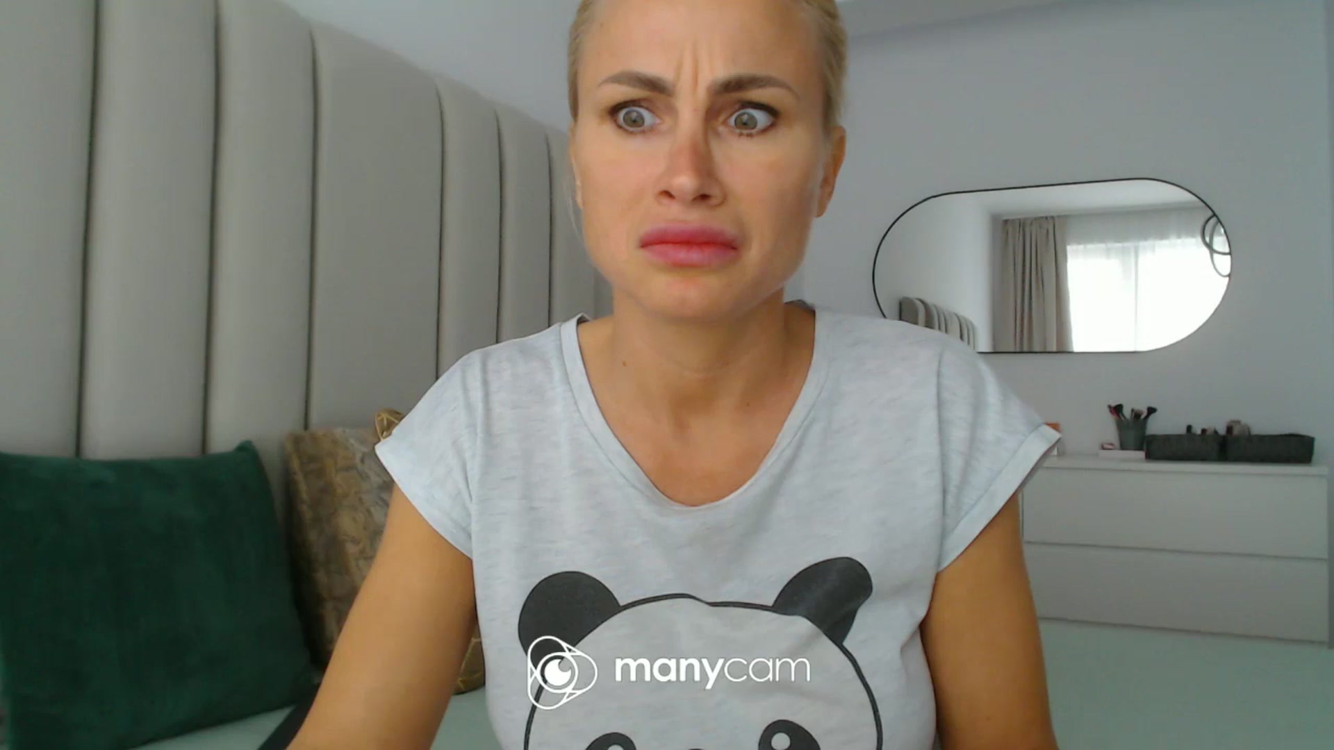 Gallery image thumbnail from Hrystina_'s myfreecams stream on, 11/13/2024, 16:11 image 9 of 20