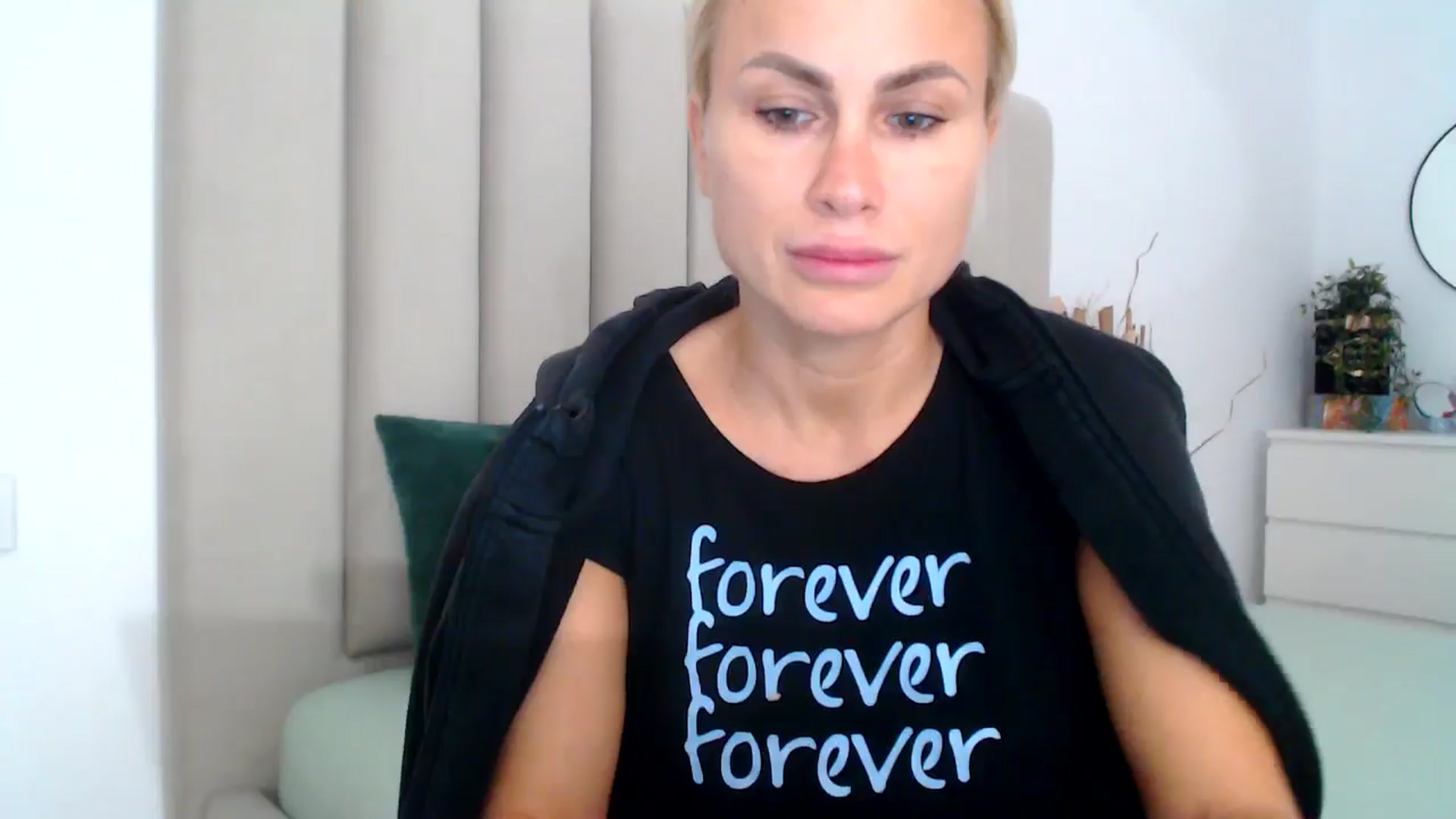 Gallery image thumbnail from Hrystina_'s myfreecams stream on, 11/15/2024, 16:14 image 19 of 20