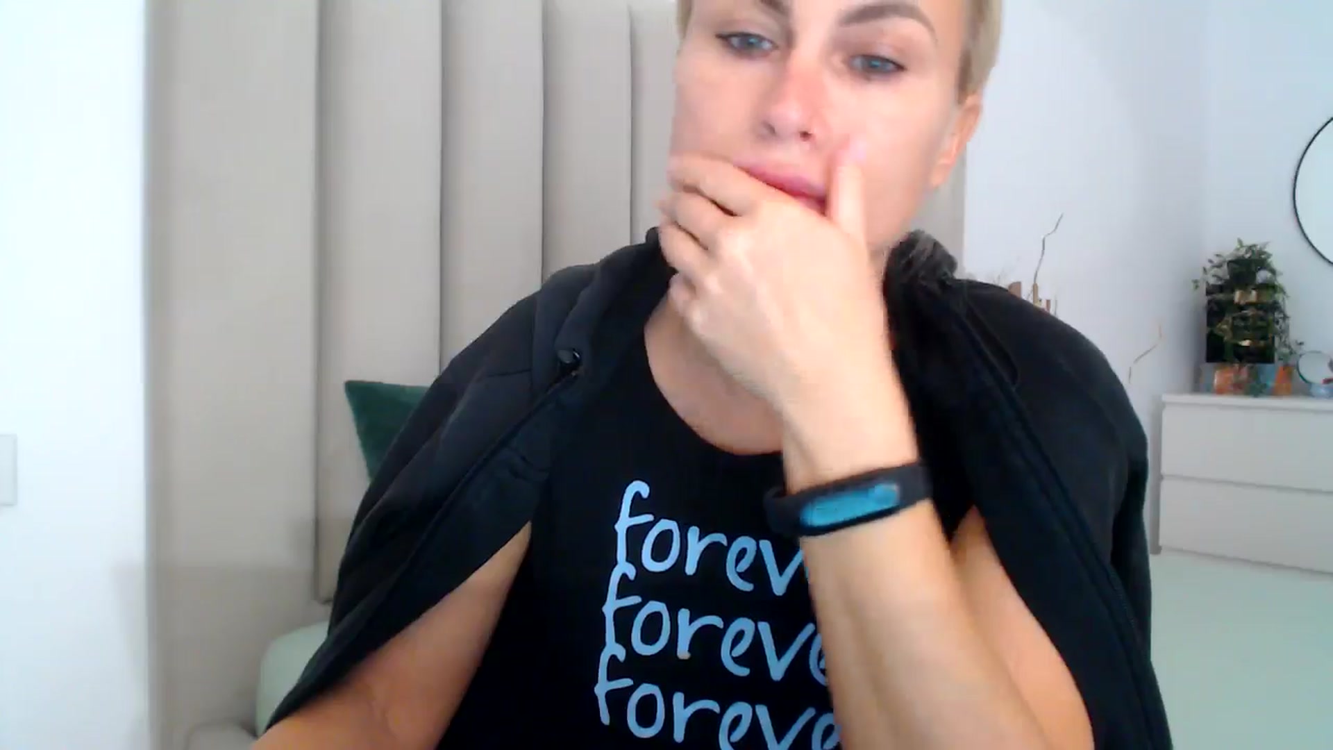Gallery image thumbnail from Hrystina_'s myfreecams stream on, 11/15/2024, 16:14 image 18 of 20