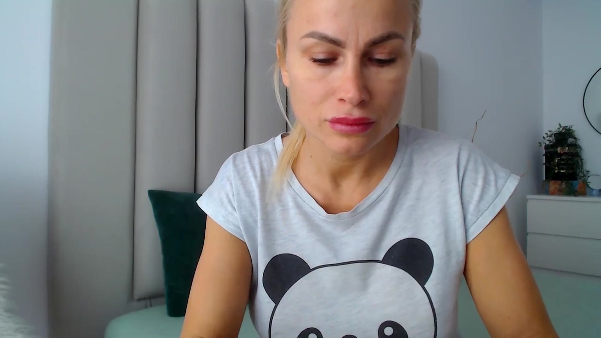 Gallery image thumbnail from Hrystina_'s myfreecams stream on, 11/16/2024, 15:29 image 7 of 20