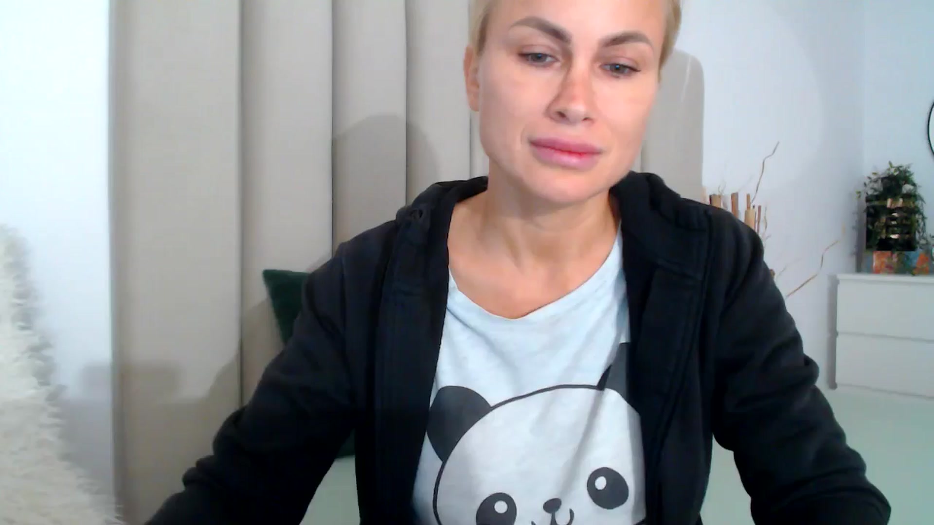 Gallery image thumbnail from Hrystina_'s myfreecams stream on, 11/16/2024, 16:18 image 20 of 20
