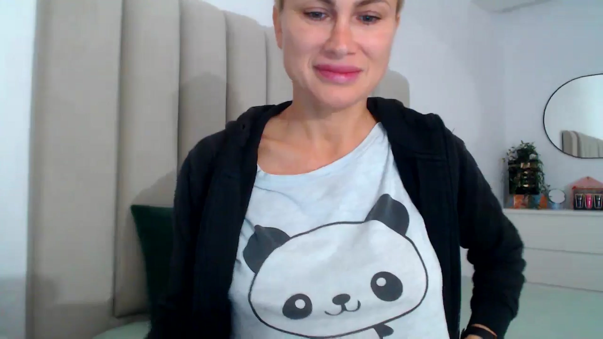 Gallery image thumbnail from Hrystina_'s myfreecams stream on, 11/16/2024, 16:18 image 5 of 20