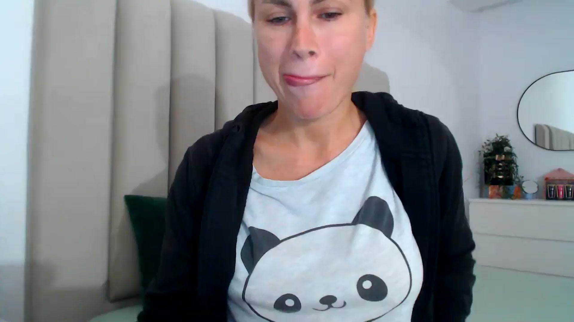 Gallery image thumbnail from Hrystina_'s myfreecams stream on, 11/16/2024, 16:18 image 4 of 20
