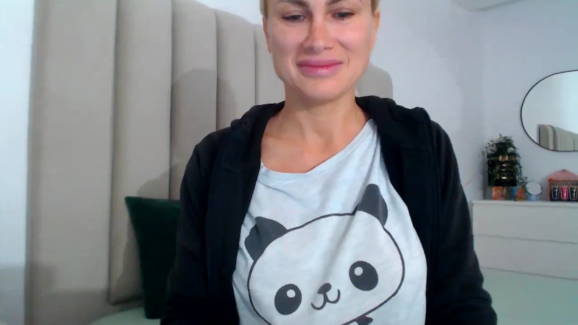 Gallery image thumbnail from Hrystina_'s myfreecams stream on, 11/16/2024, 16:18 image 3 of 20