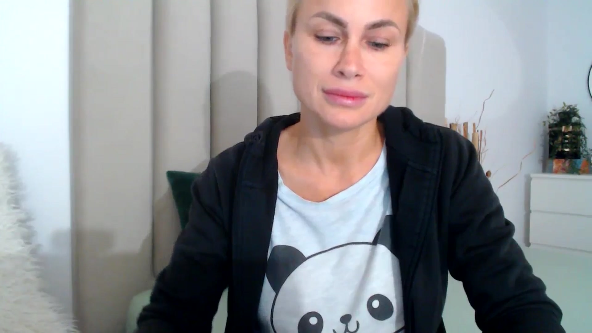 Gallery image thumbnail from Hrystina_'s myfreecams stream on, 11/16/2024, 16:18 image 18 of 20